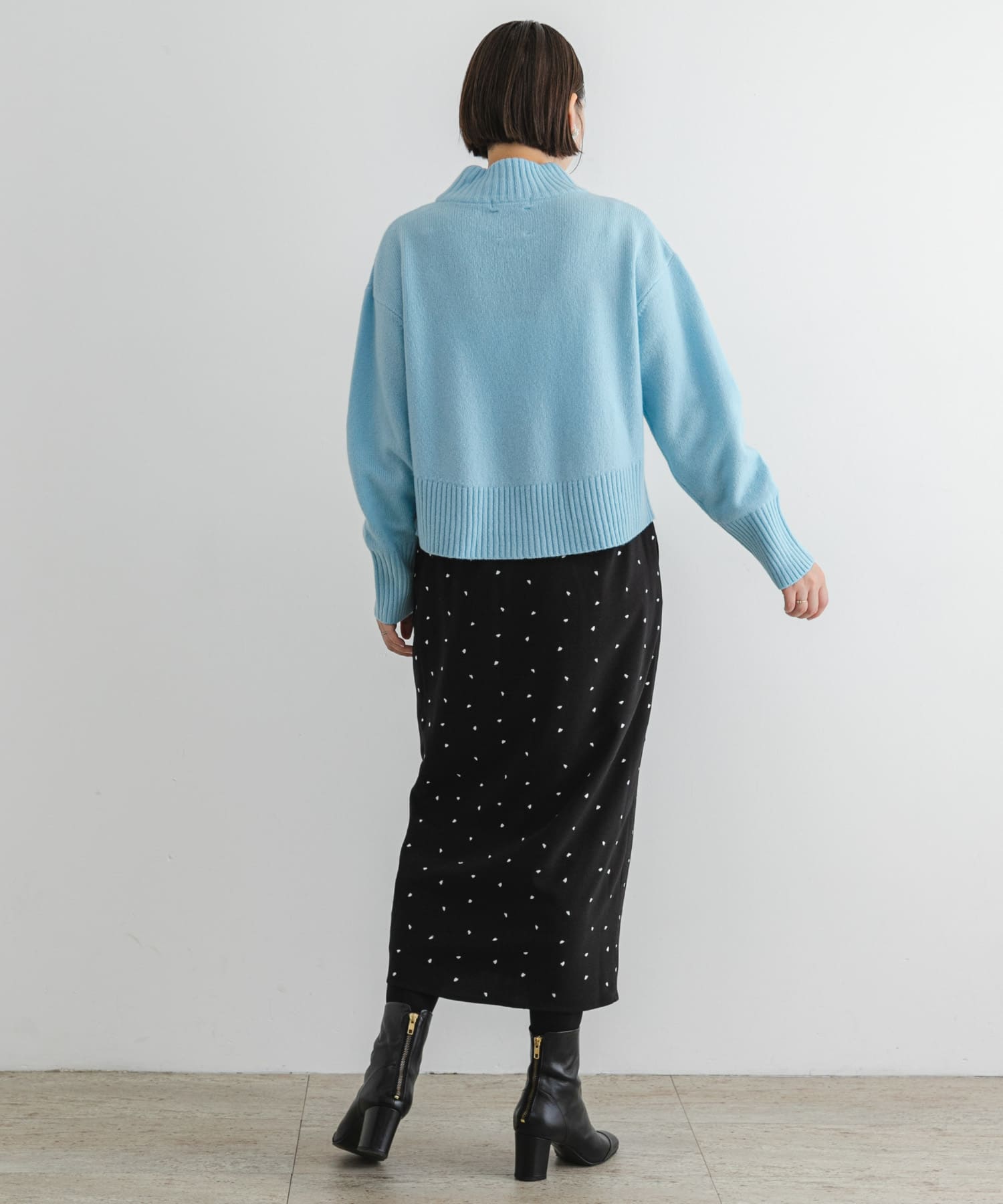 AQUA BLUE