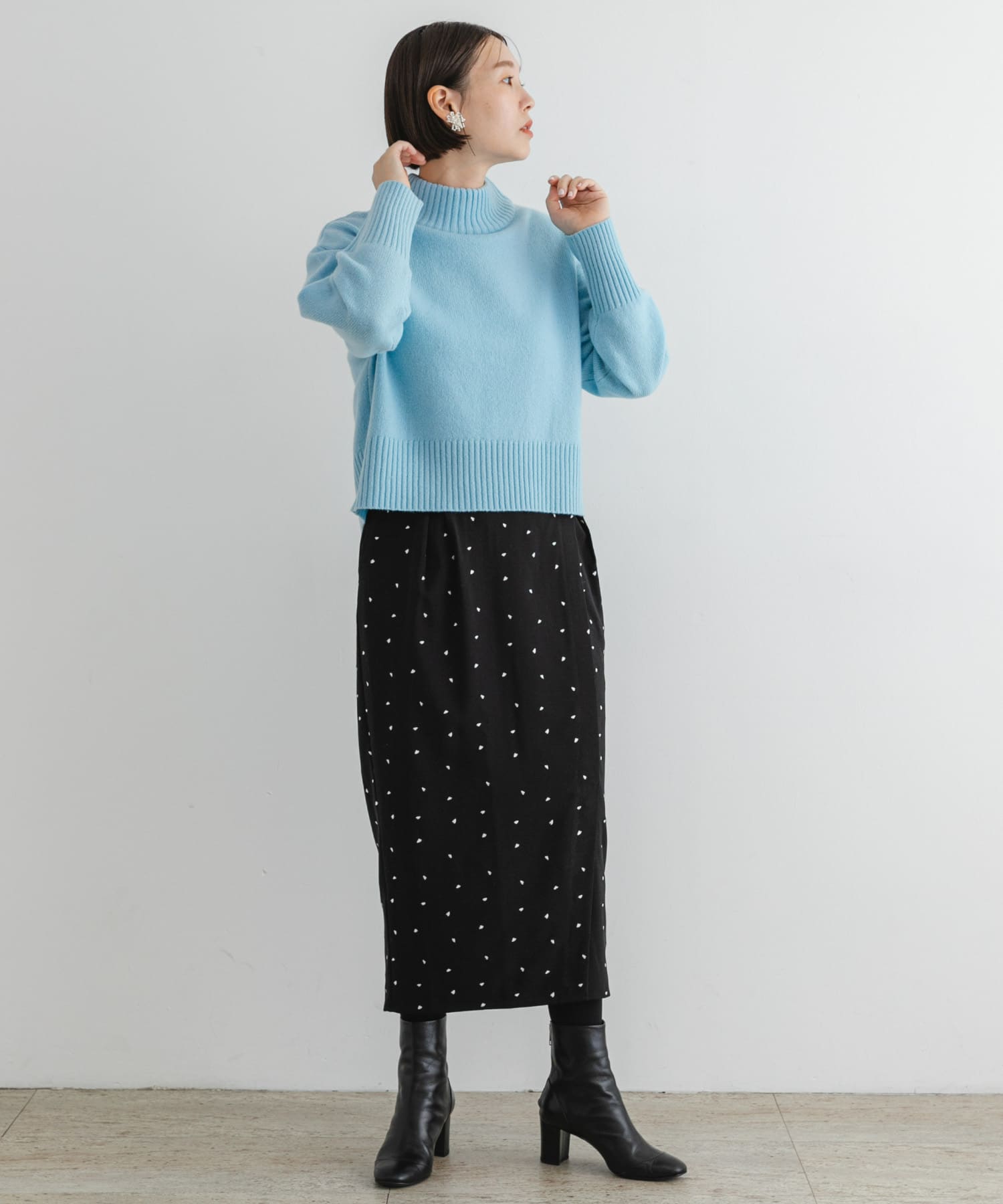 AQUA BLUE
