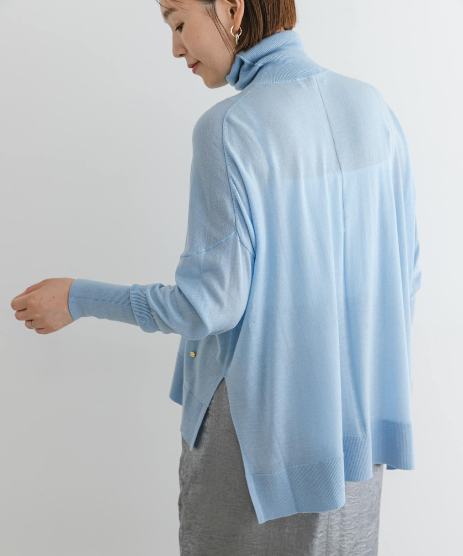 AQUA BLUE