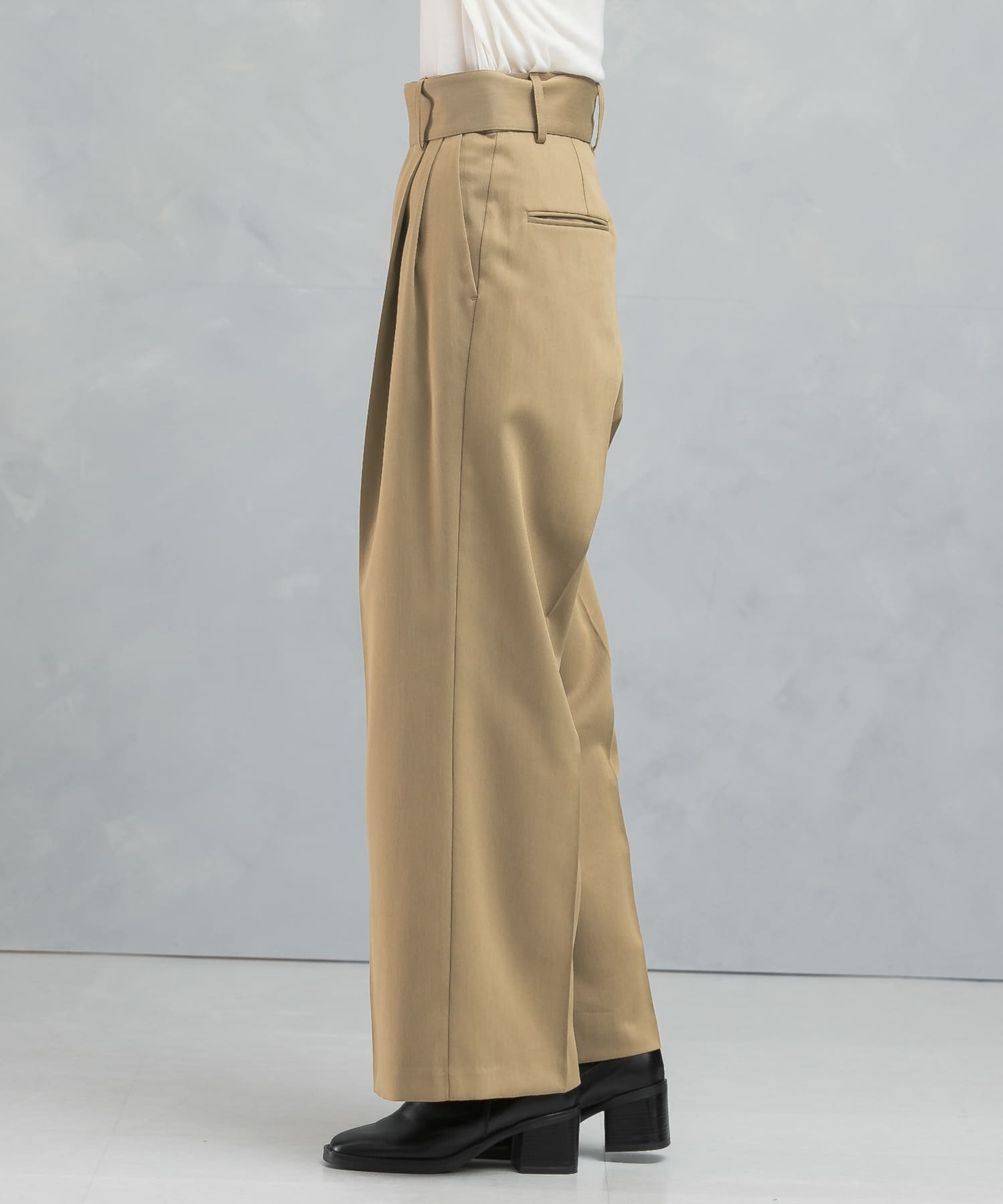 beige