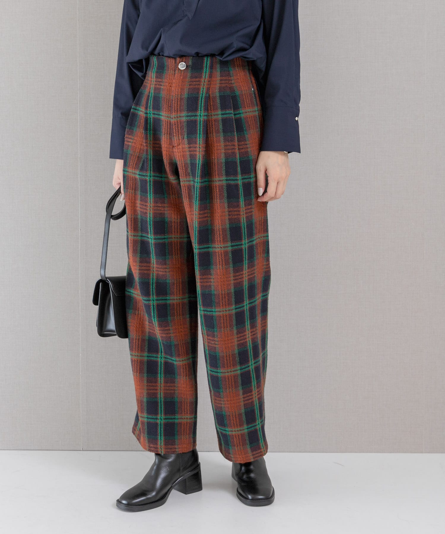 NAVY×BRN