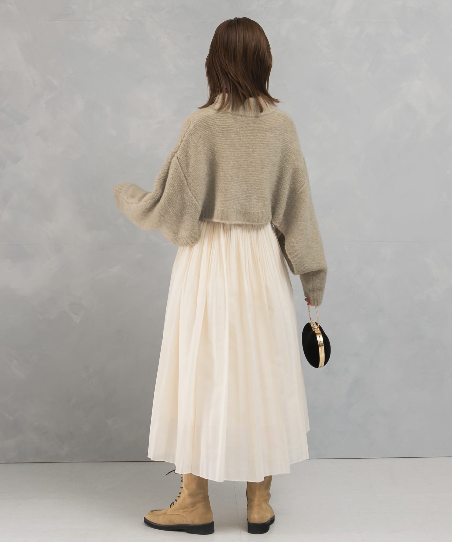 OFF WHITE