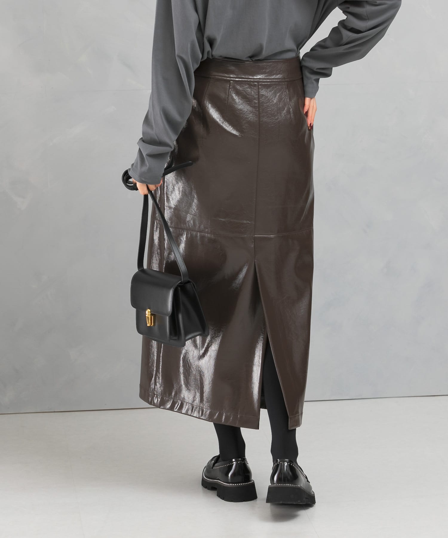 DARK BROWN