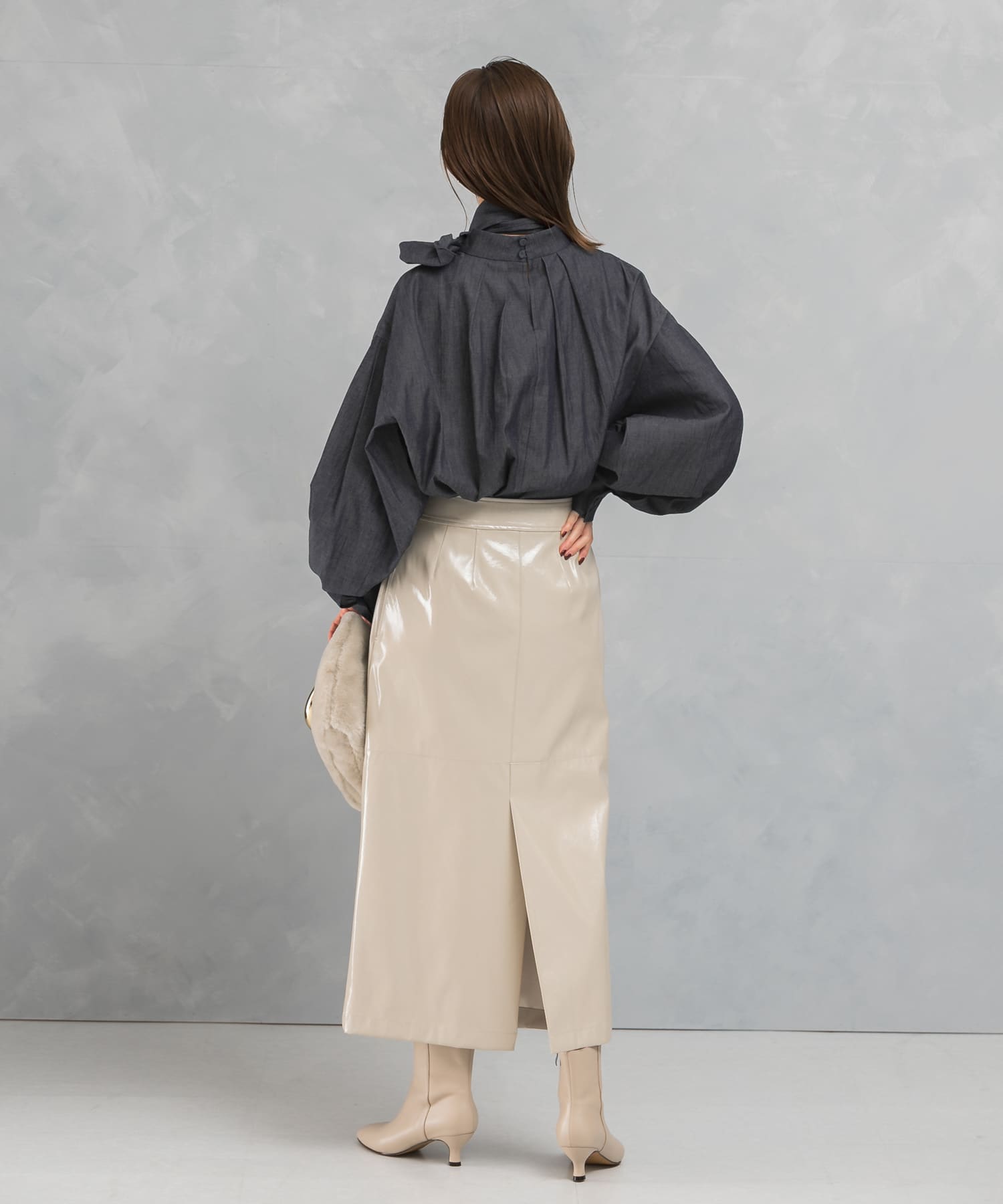 L.BEIGE