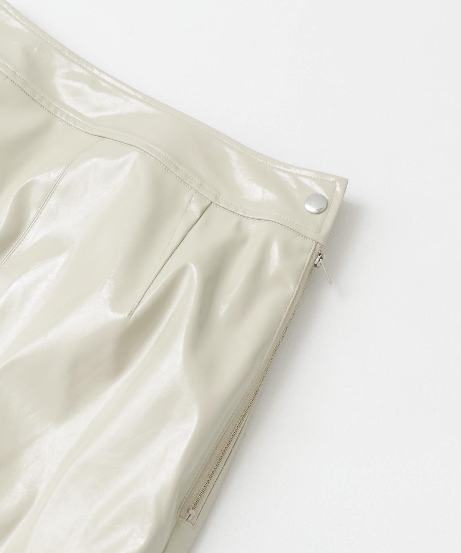 L.BEIGE