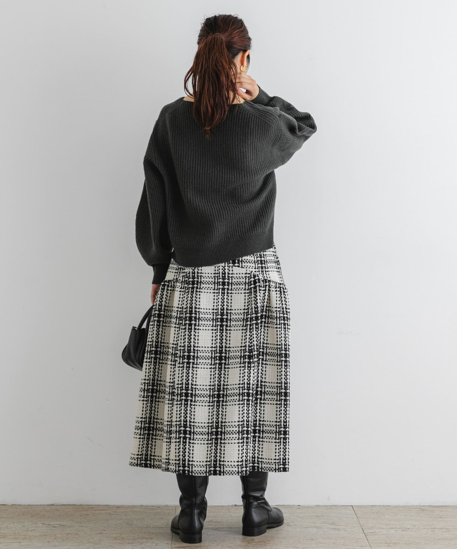 OFF WHITE