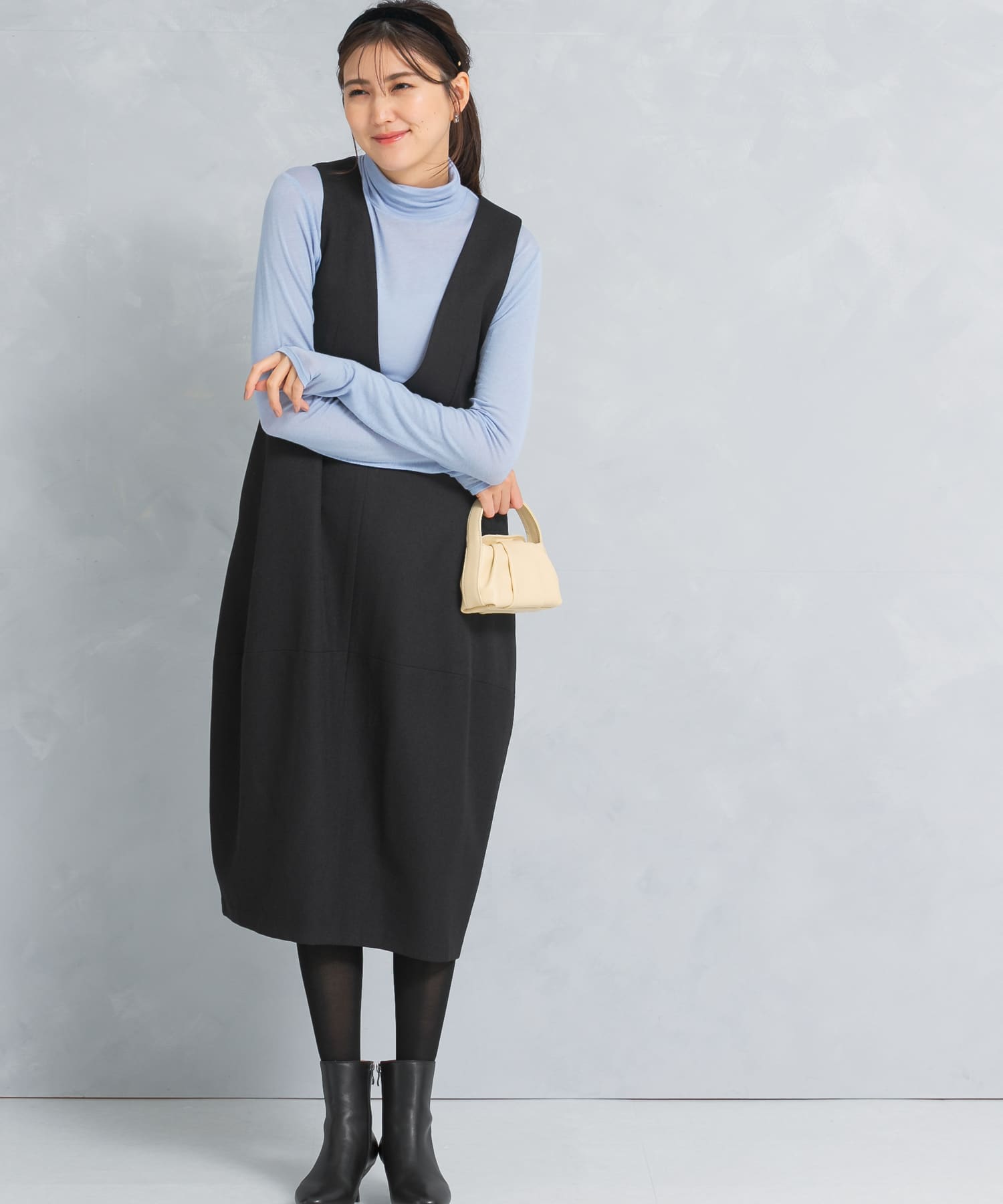 『UR TECH』コクーンジャンパーワンピース