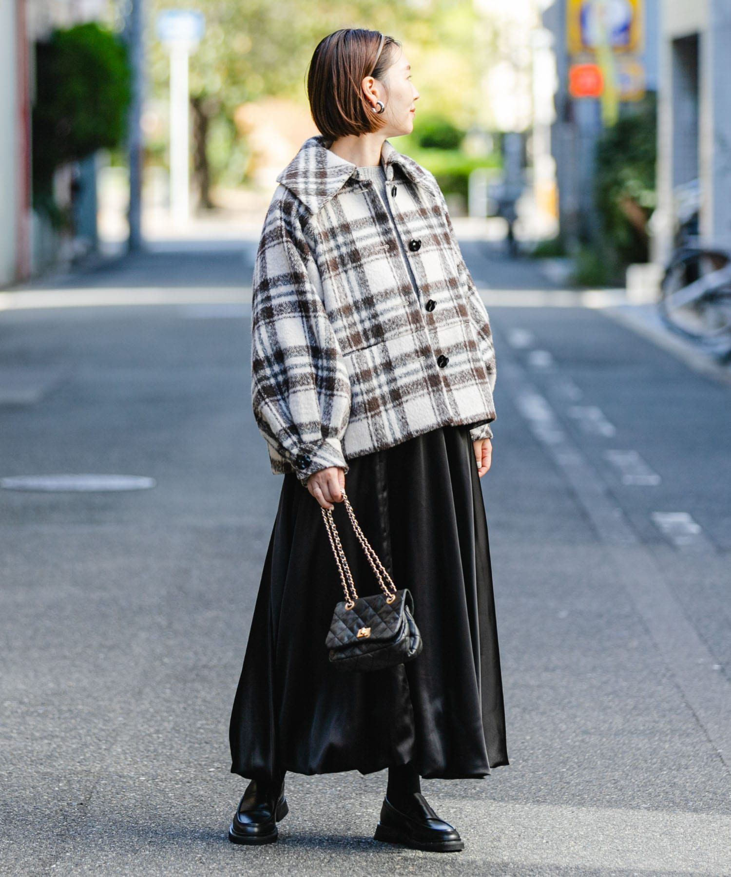 L/BEIGE