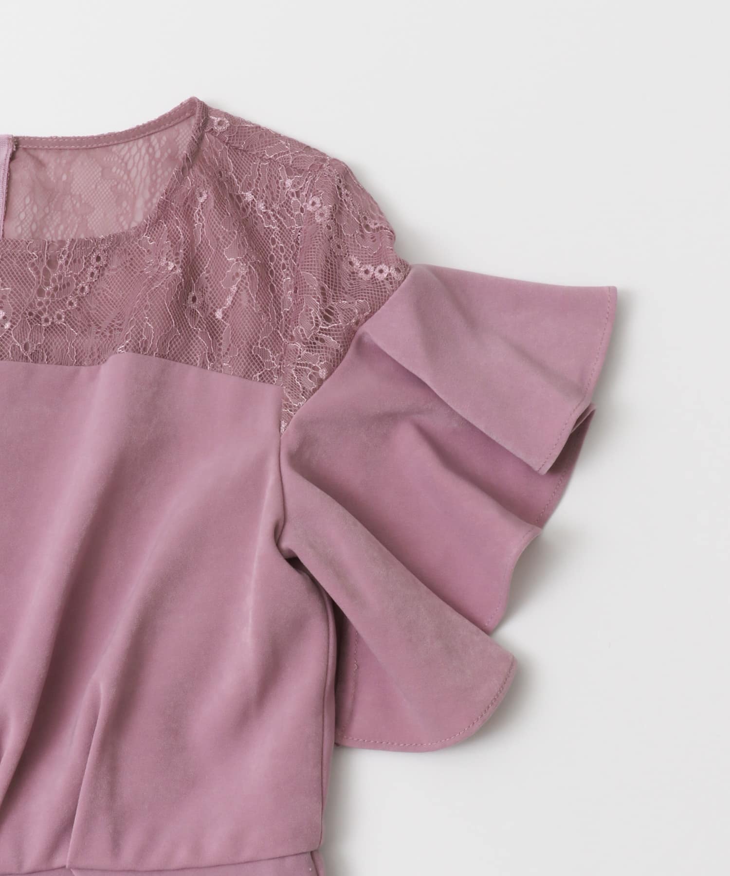 デコルテレースフリルドレス∴ SMOKYMAUVE FREE