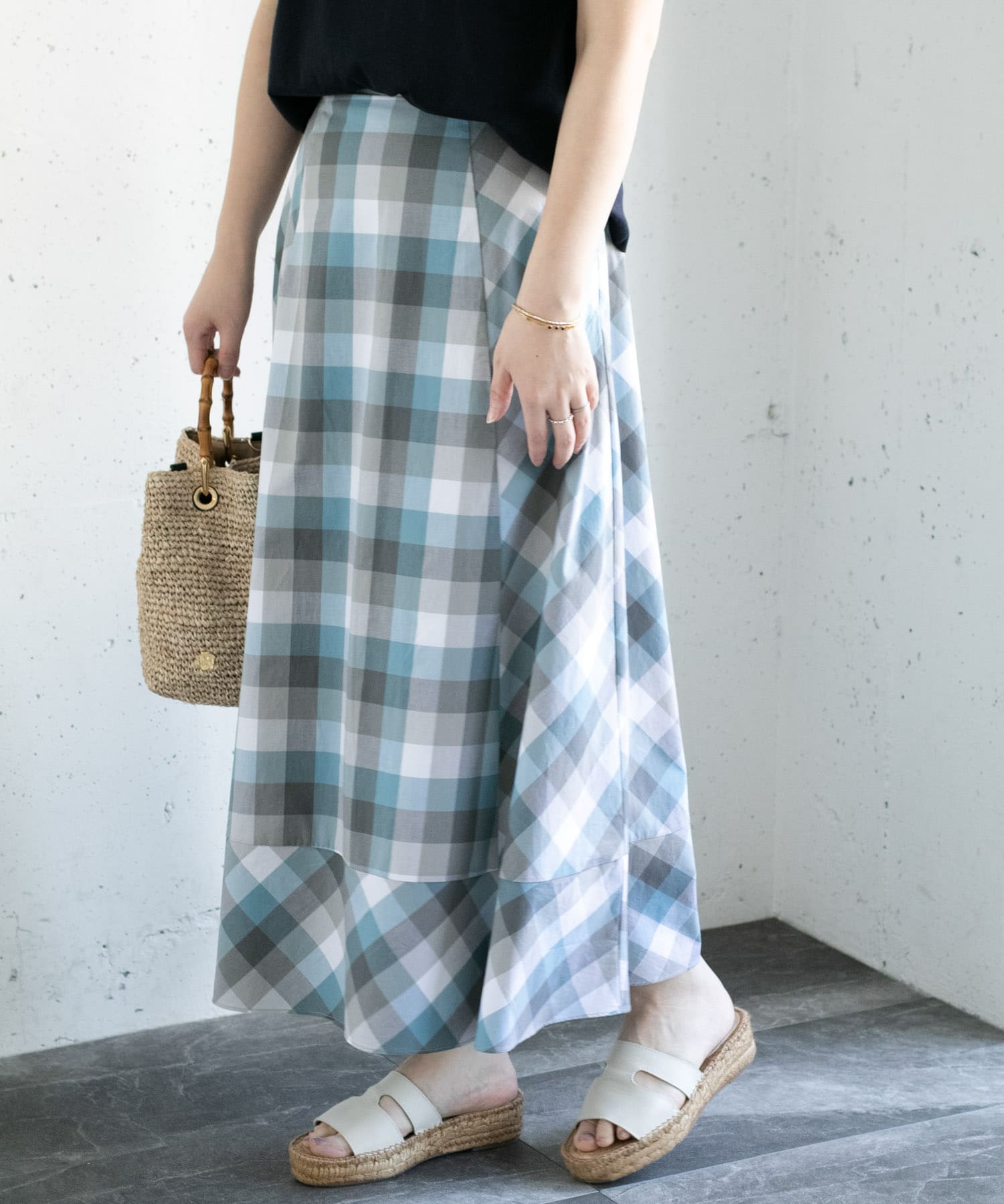 身長：164cm サイズ：38