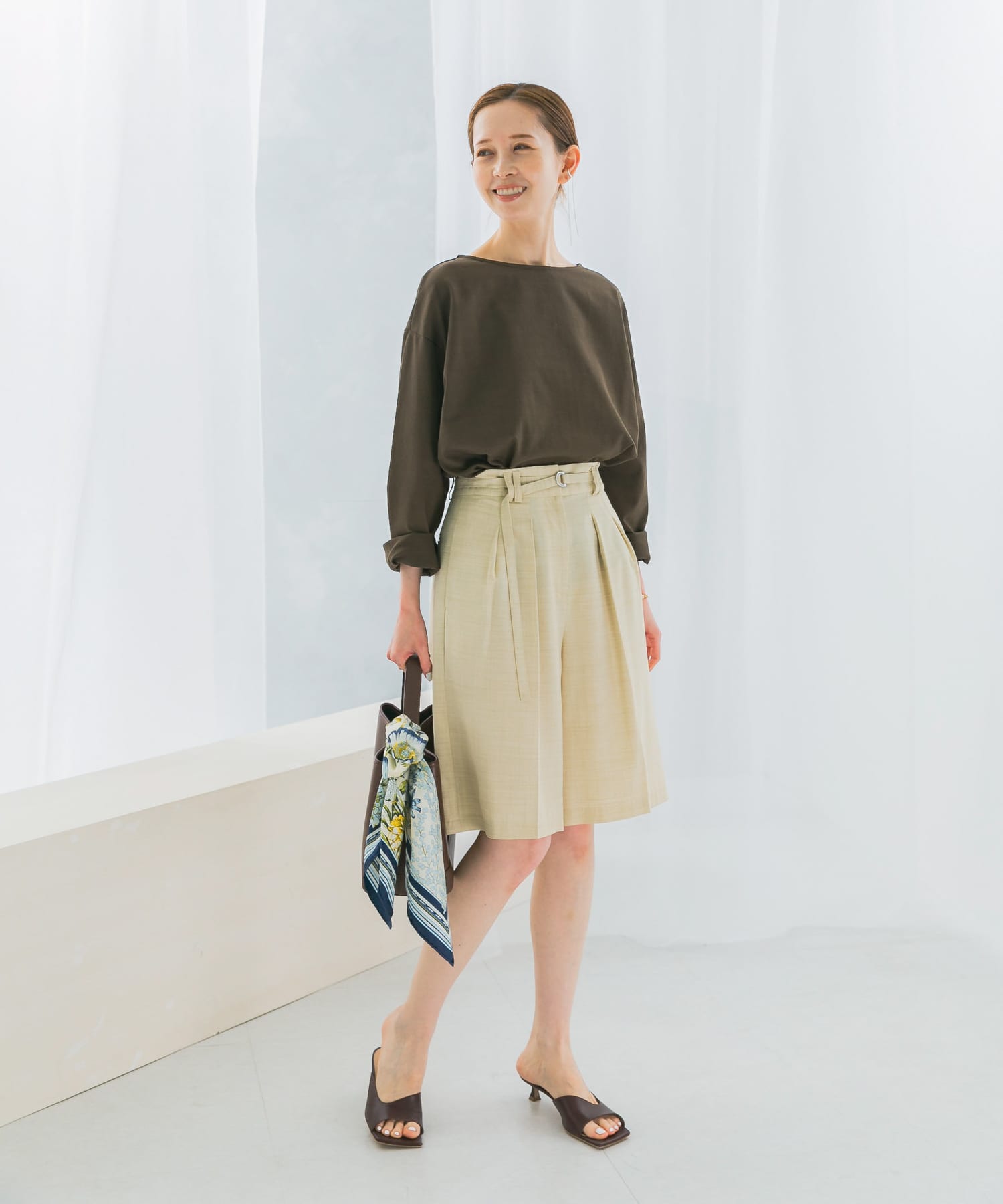 KHAKI