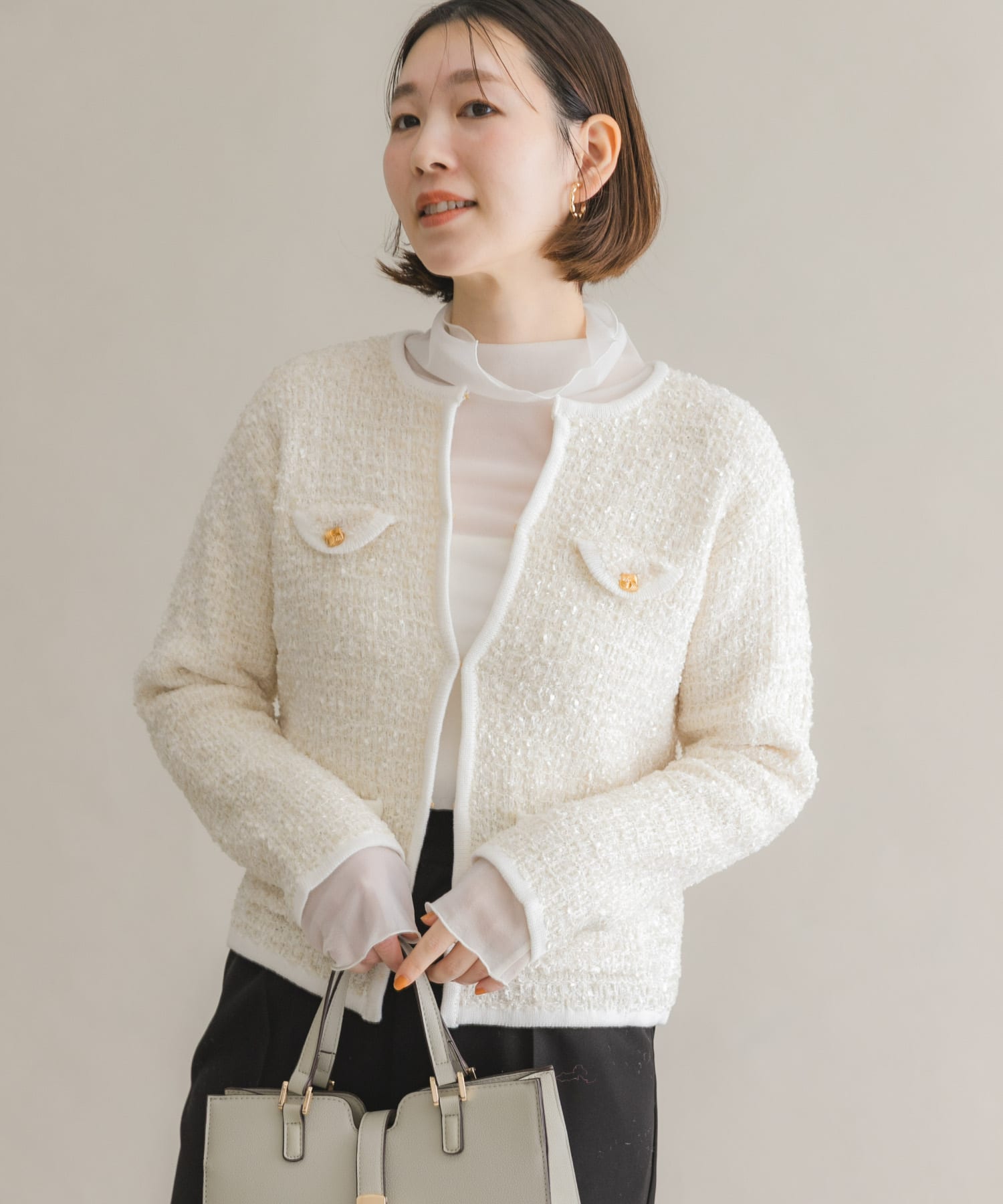 OFF WHITE
