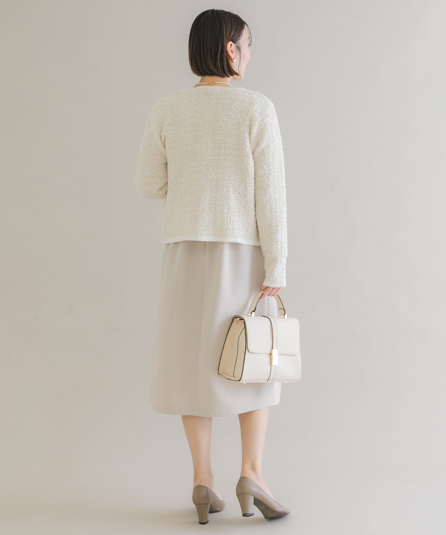 OFF WHITE