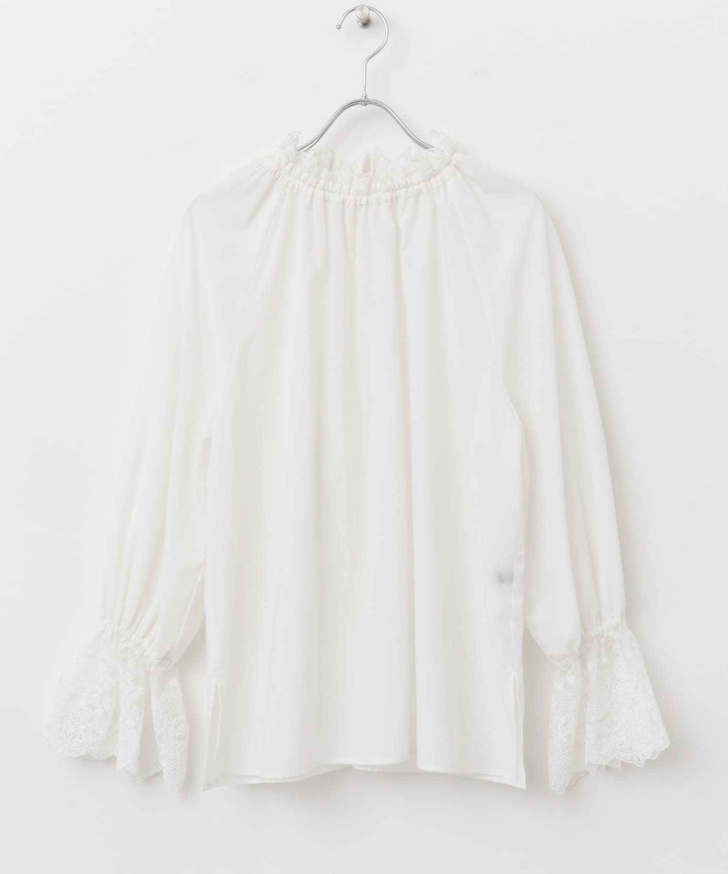 OFF WHITE