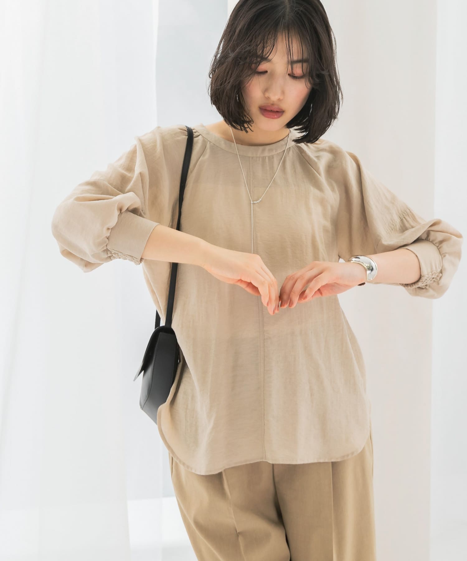 L/BEIGE