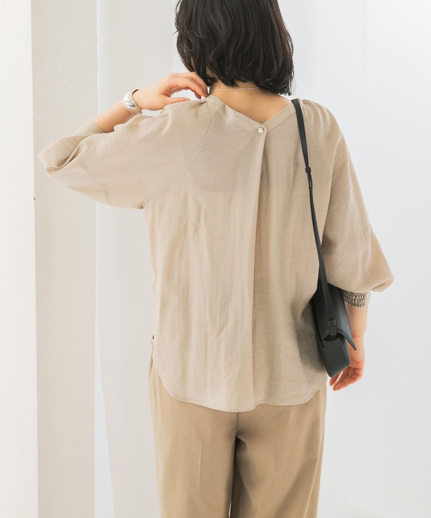 L/BEIGE