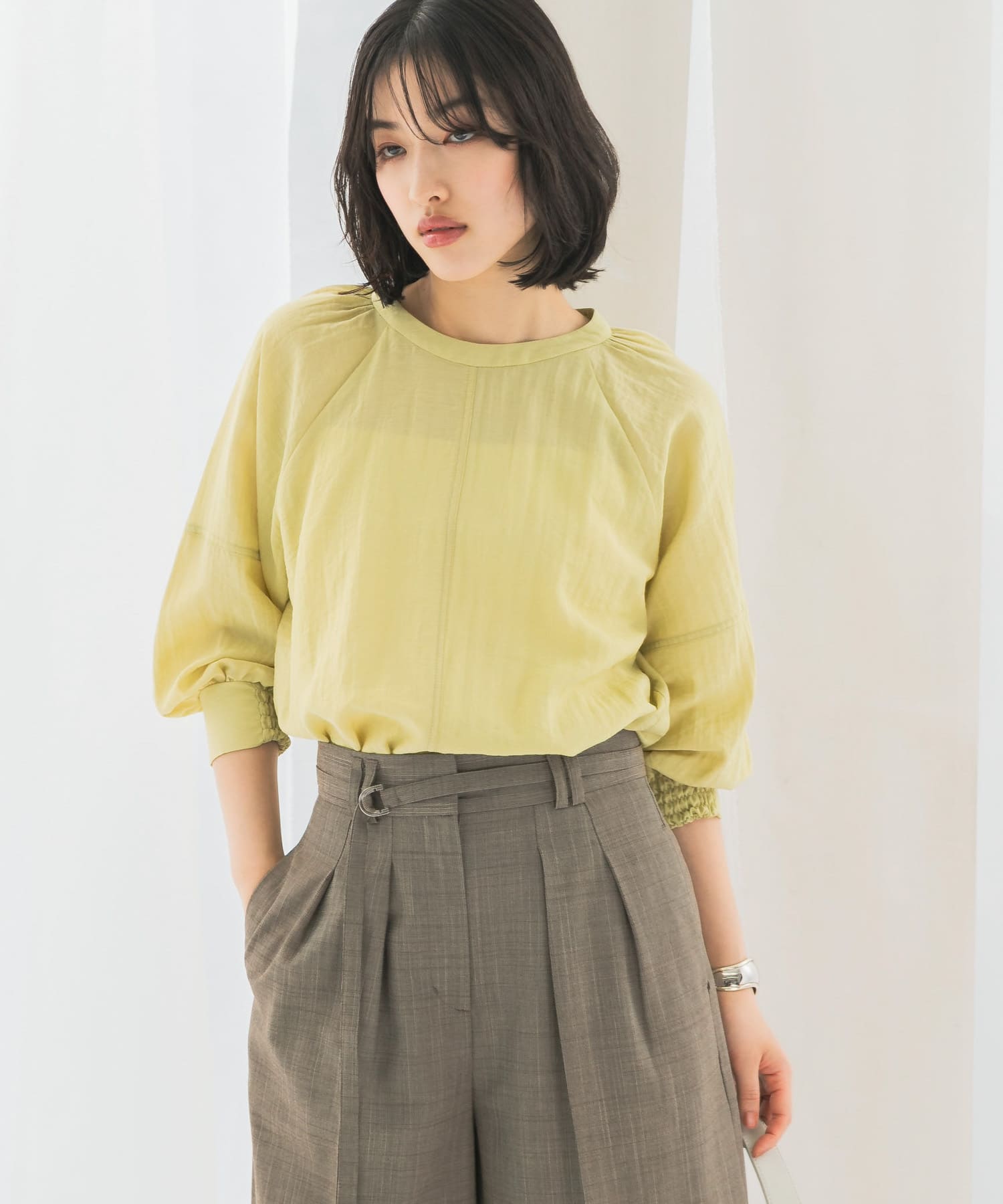 YELLOW