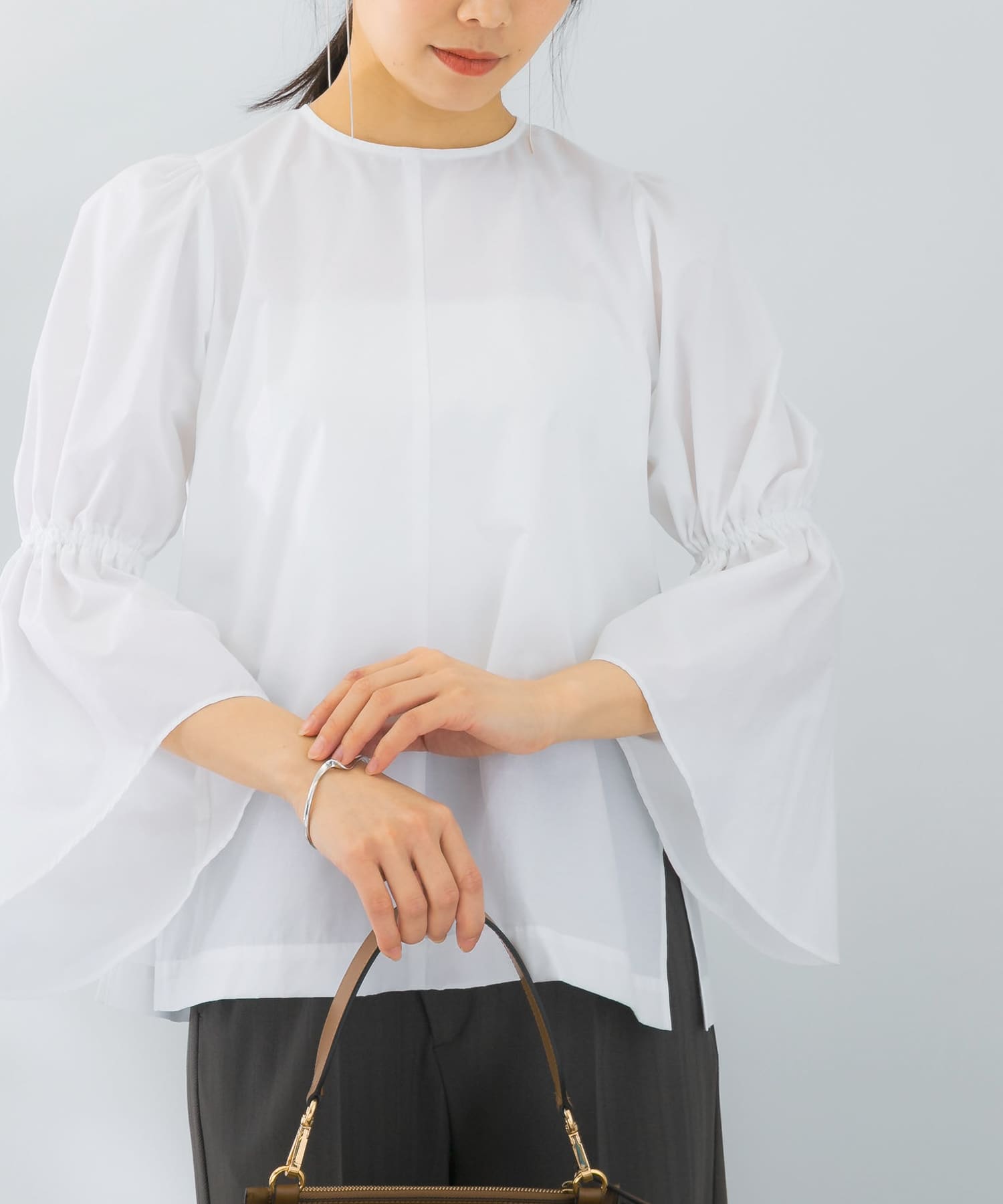 OFF WHITE