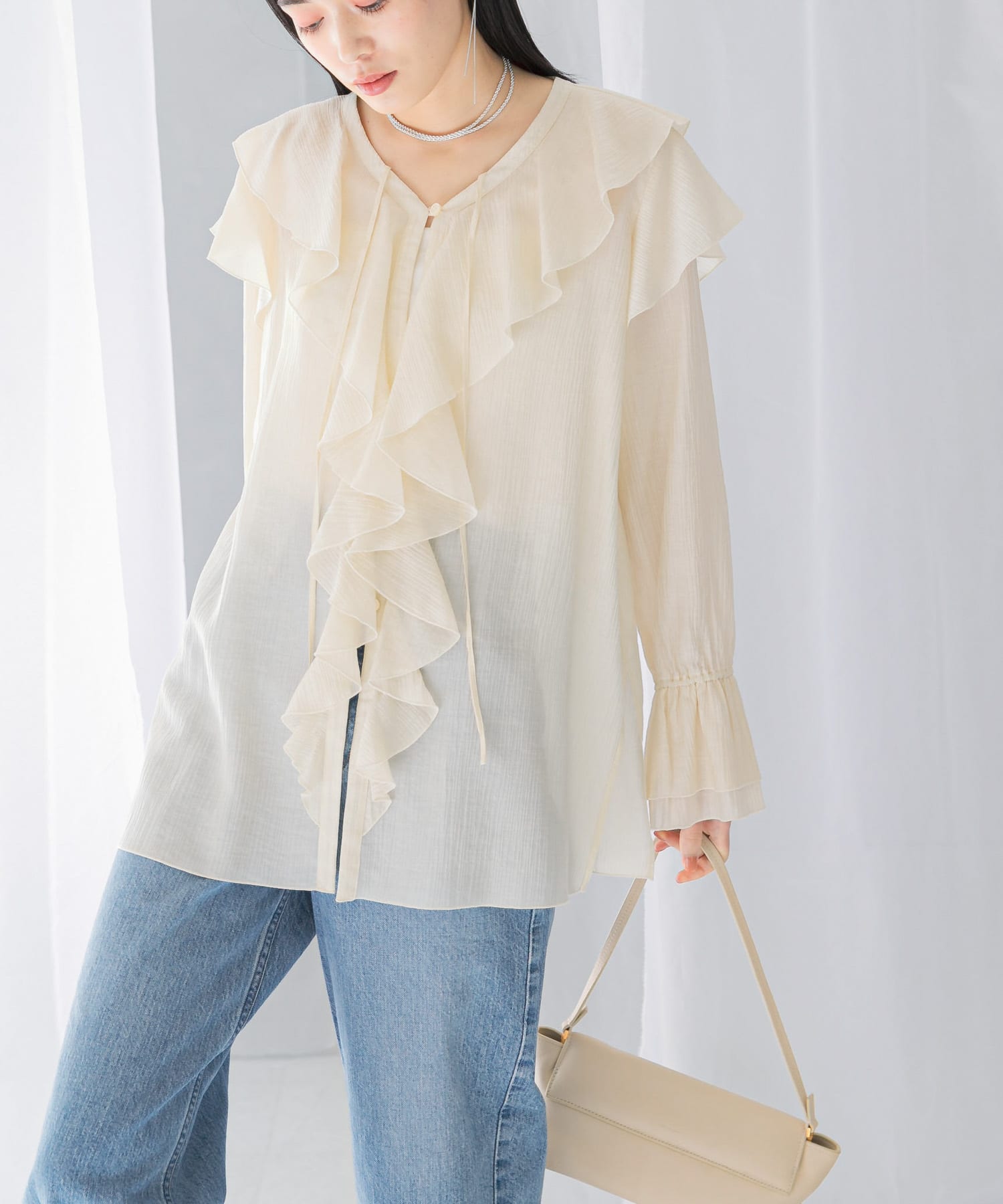 OFF WHITE