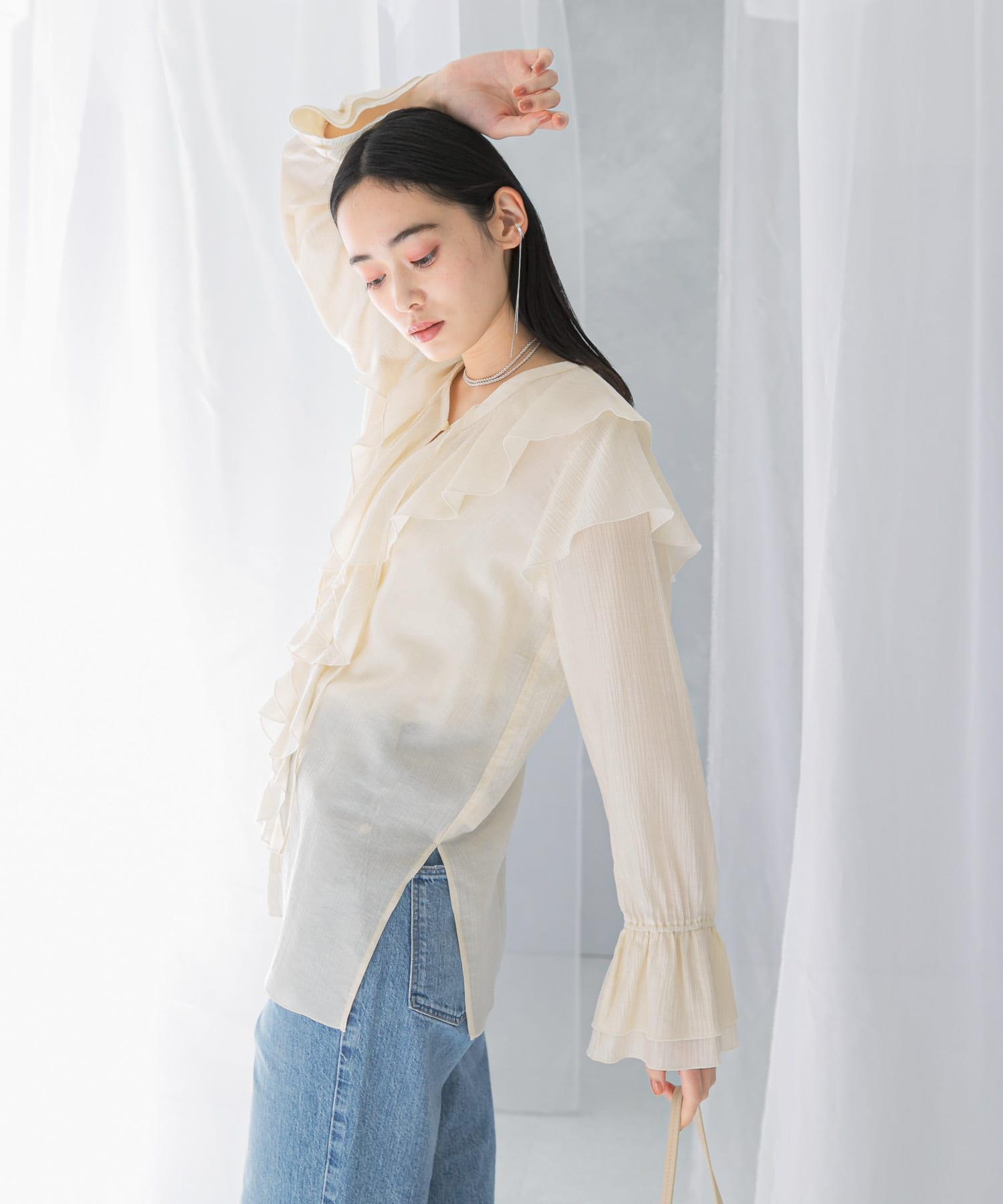 OFF WHITE