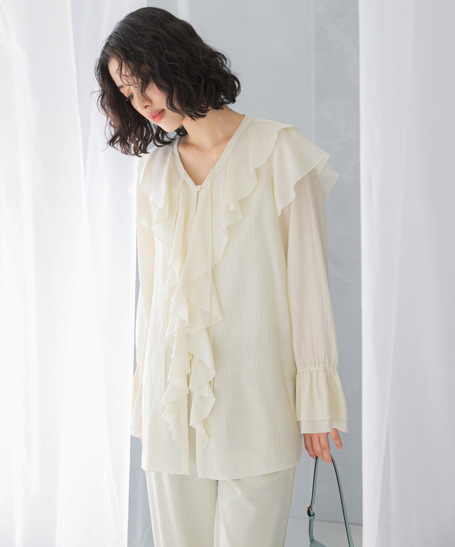 OFF WHITE