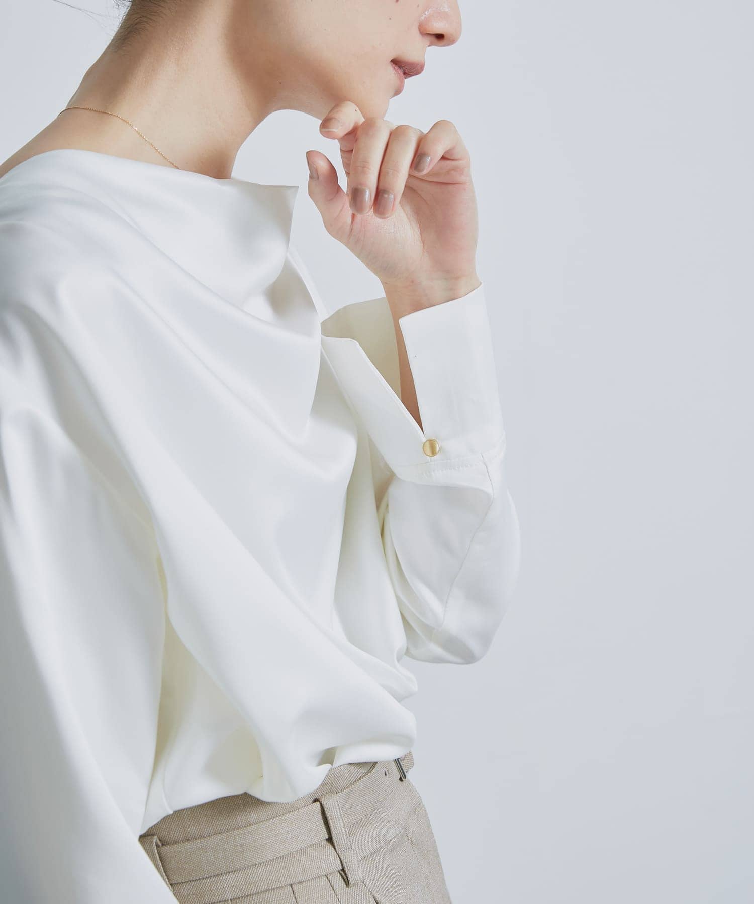OFF WHITE