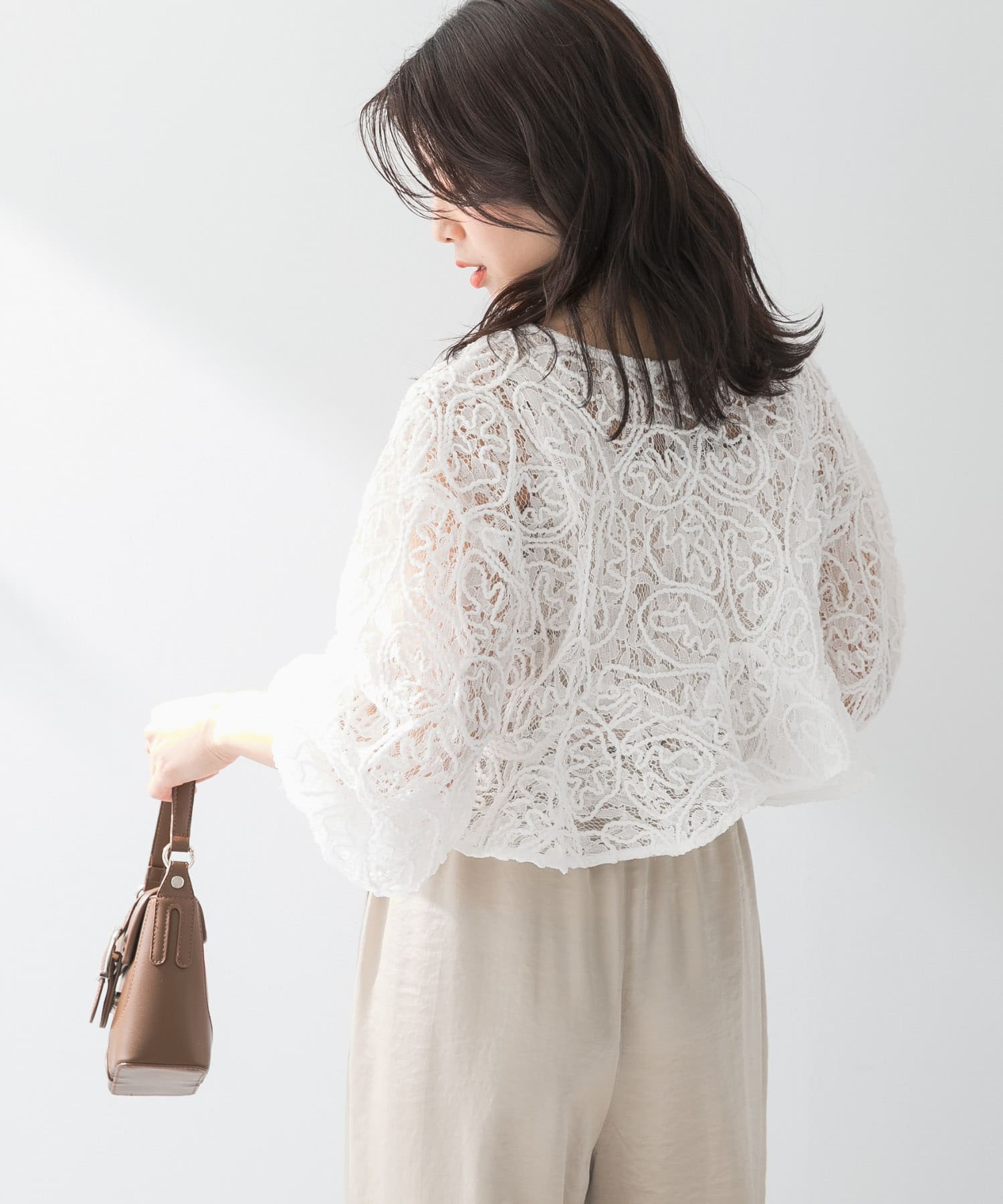 OFF WHITE