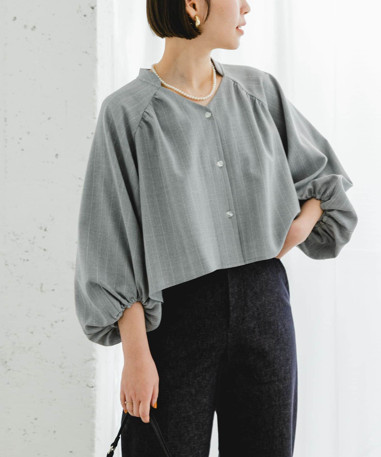 GRAY
