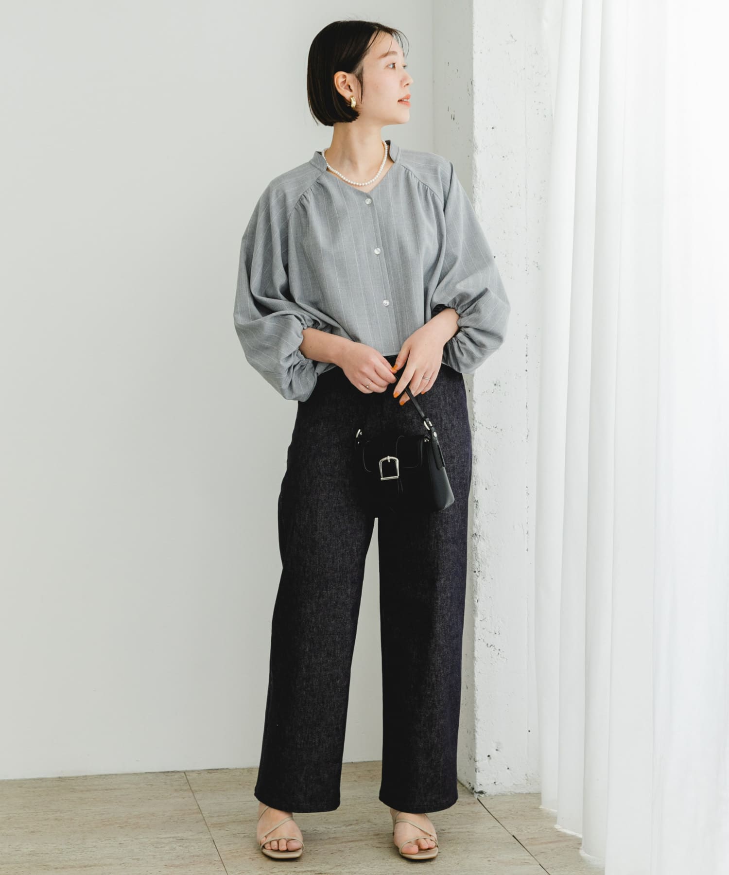 GRAY