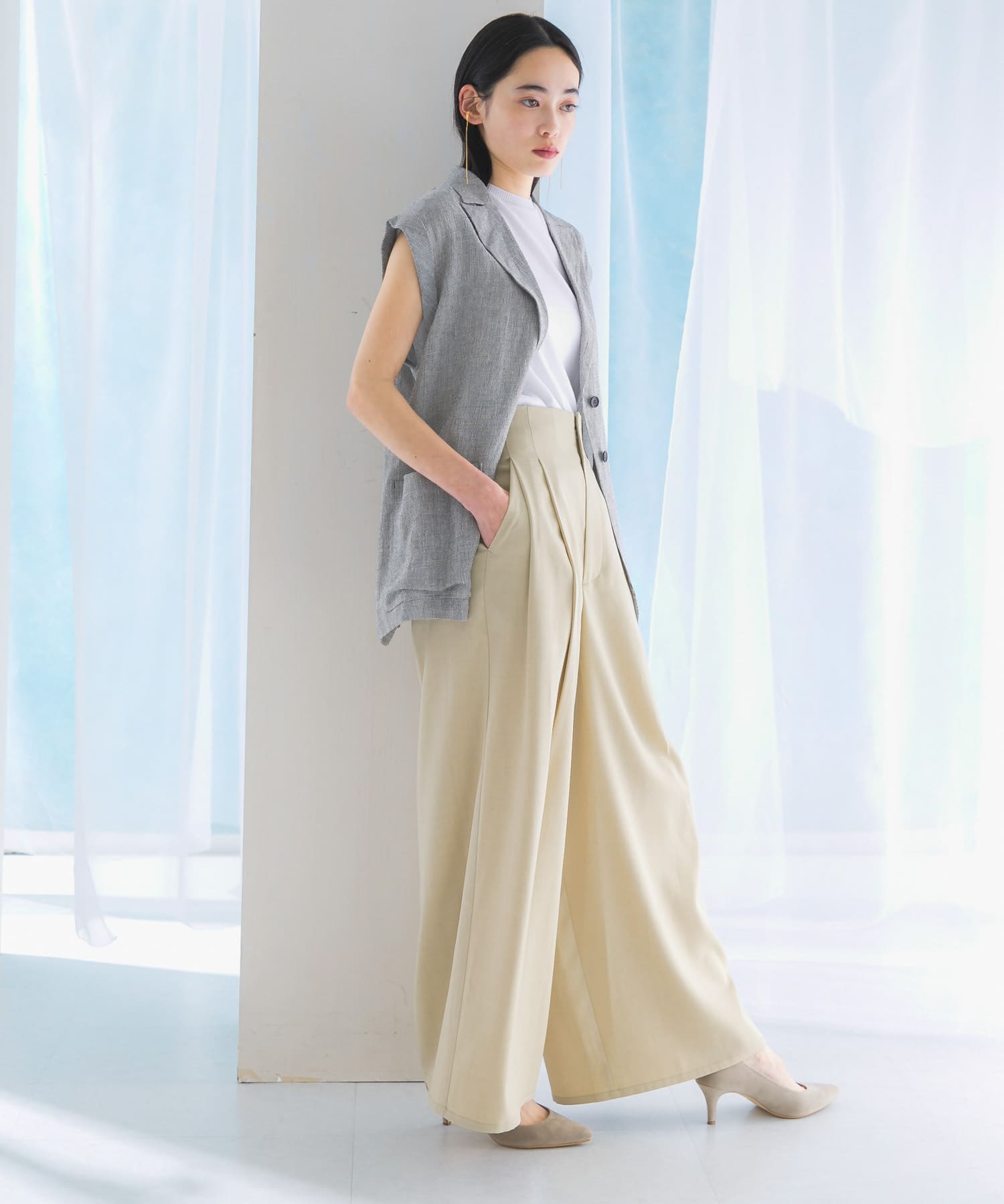 lightbeige