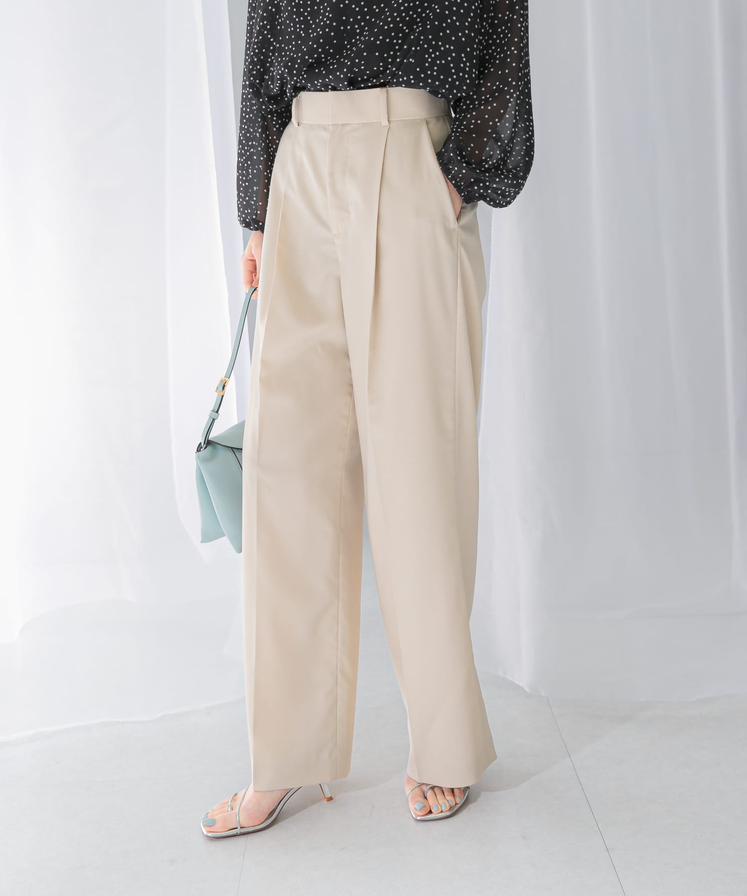 身長：168cm サイズ：38