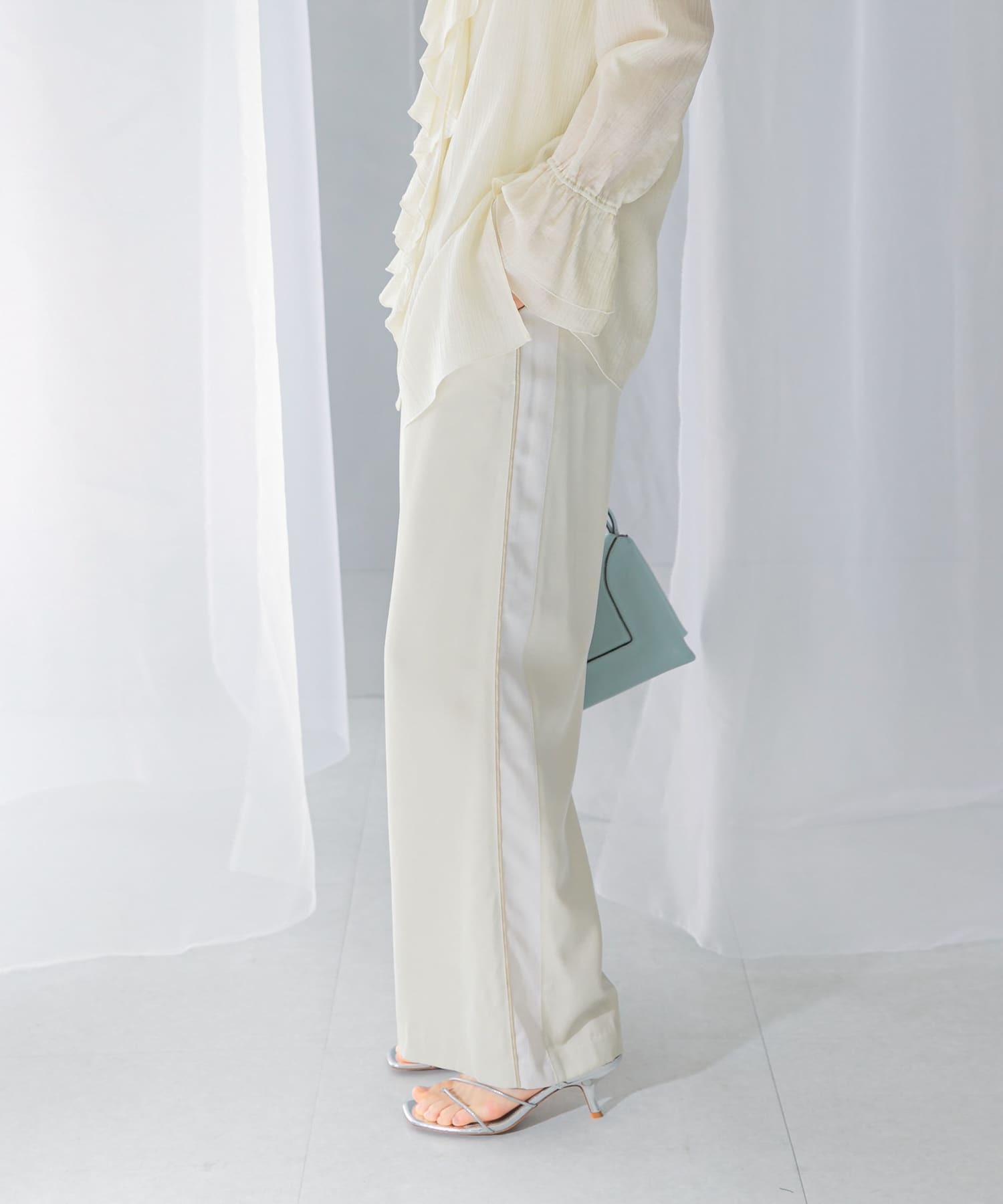 L.BEIGE