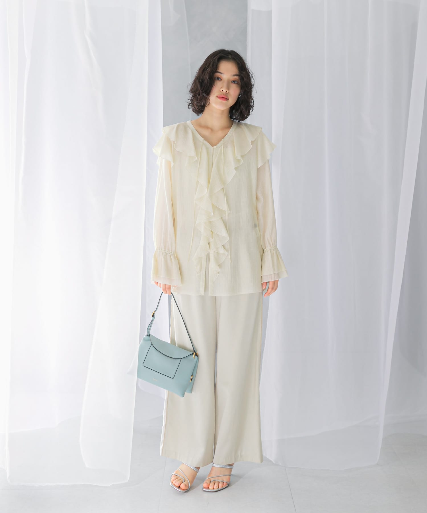 L.BEIGE