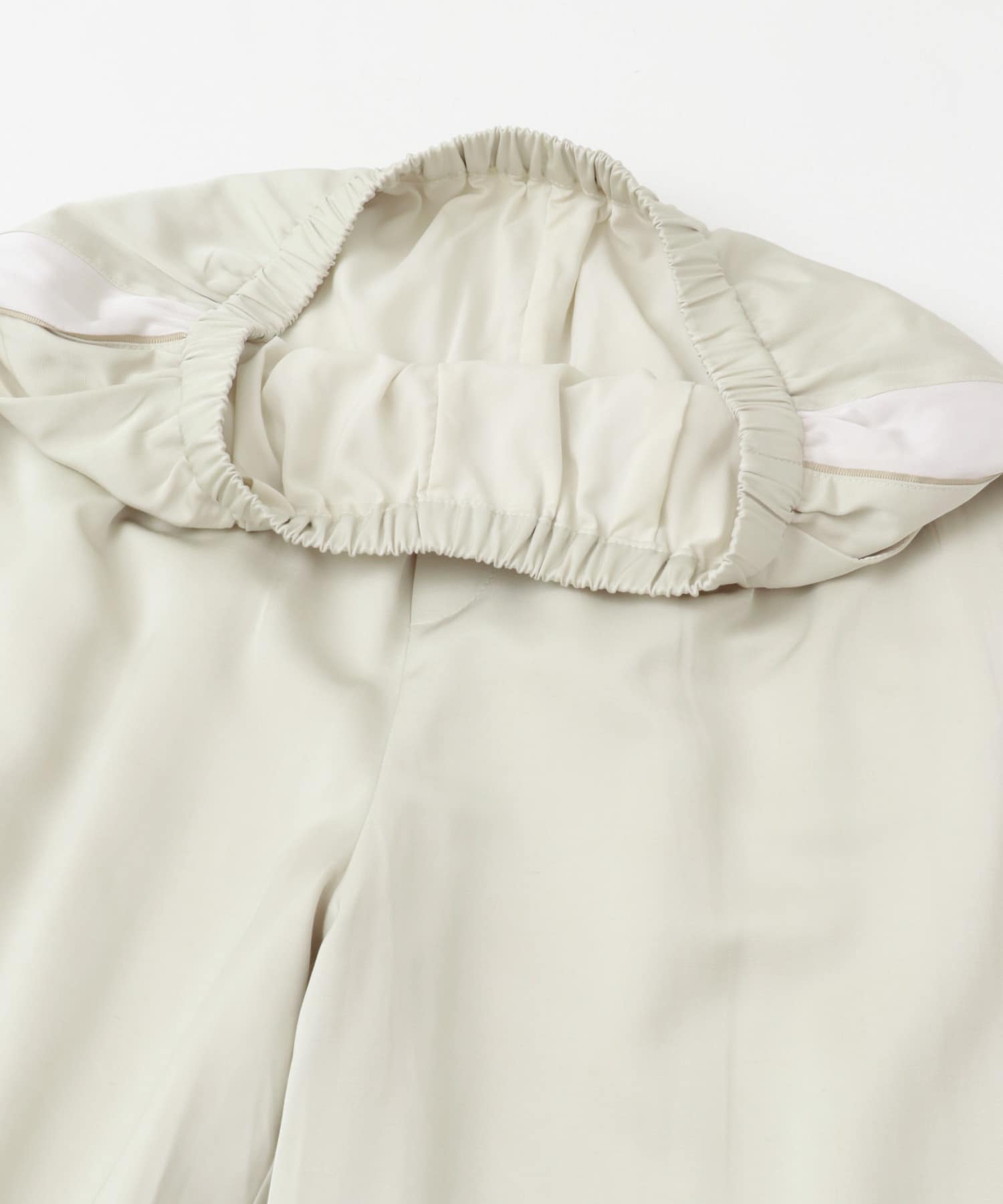 L.BEIGE