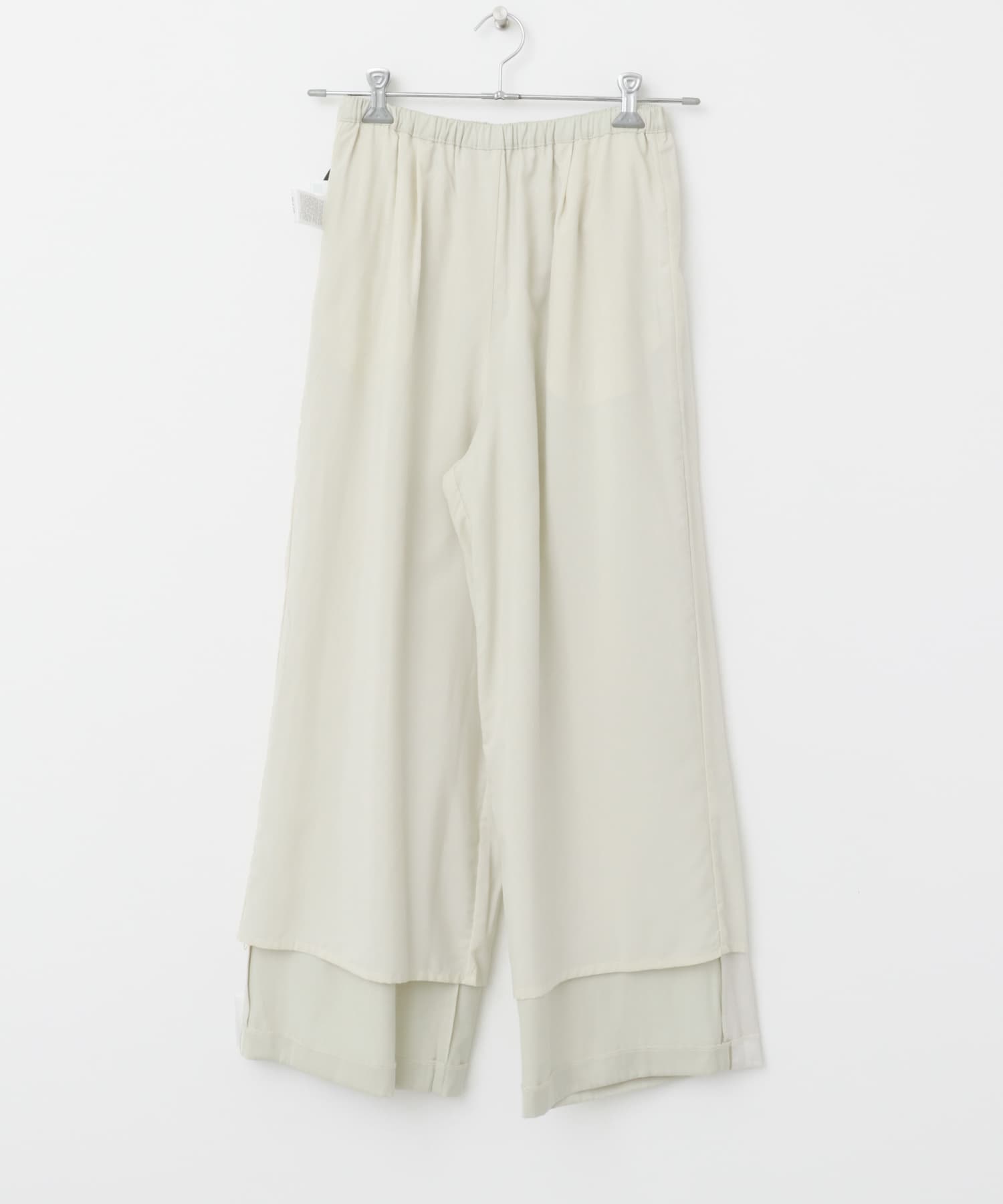 L.BEIGE