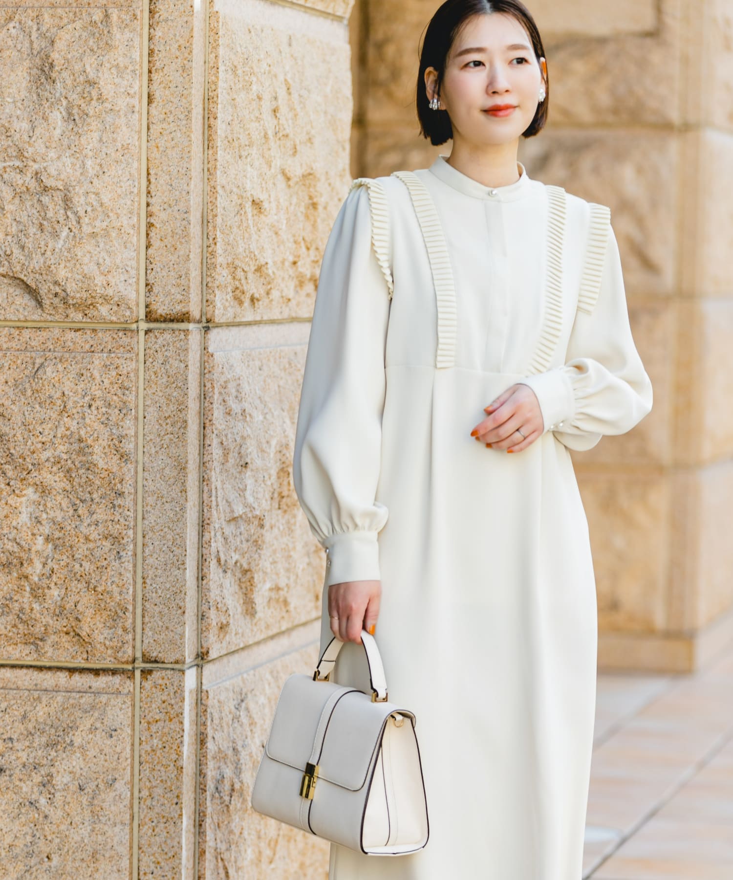 L/BEIGE