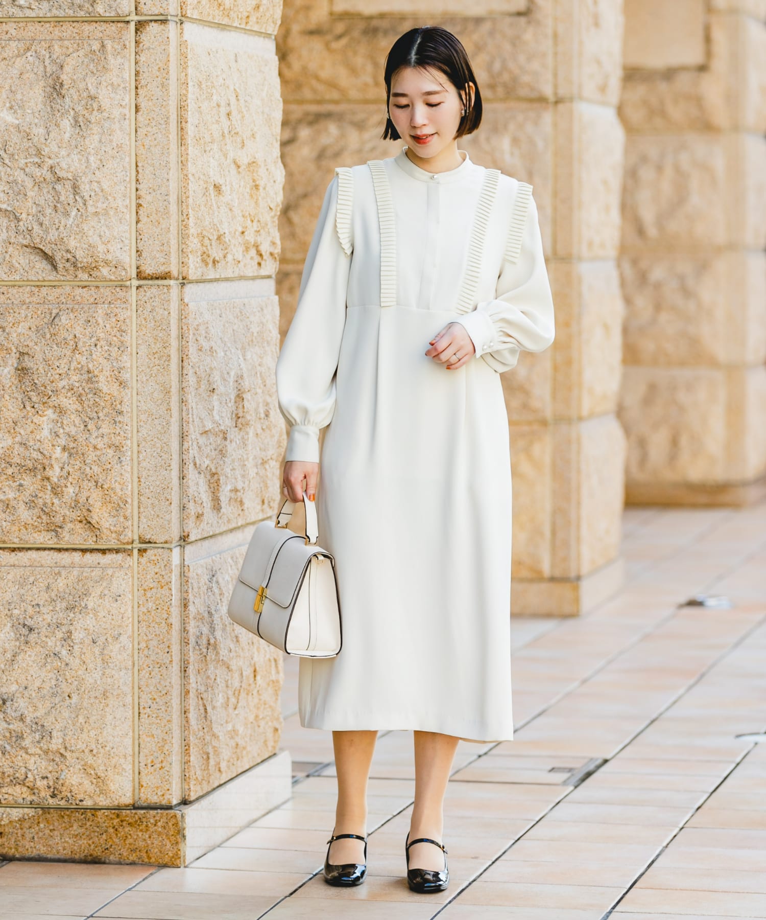 L/BEIGE