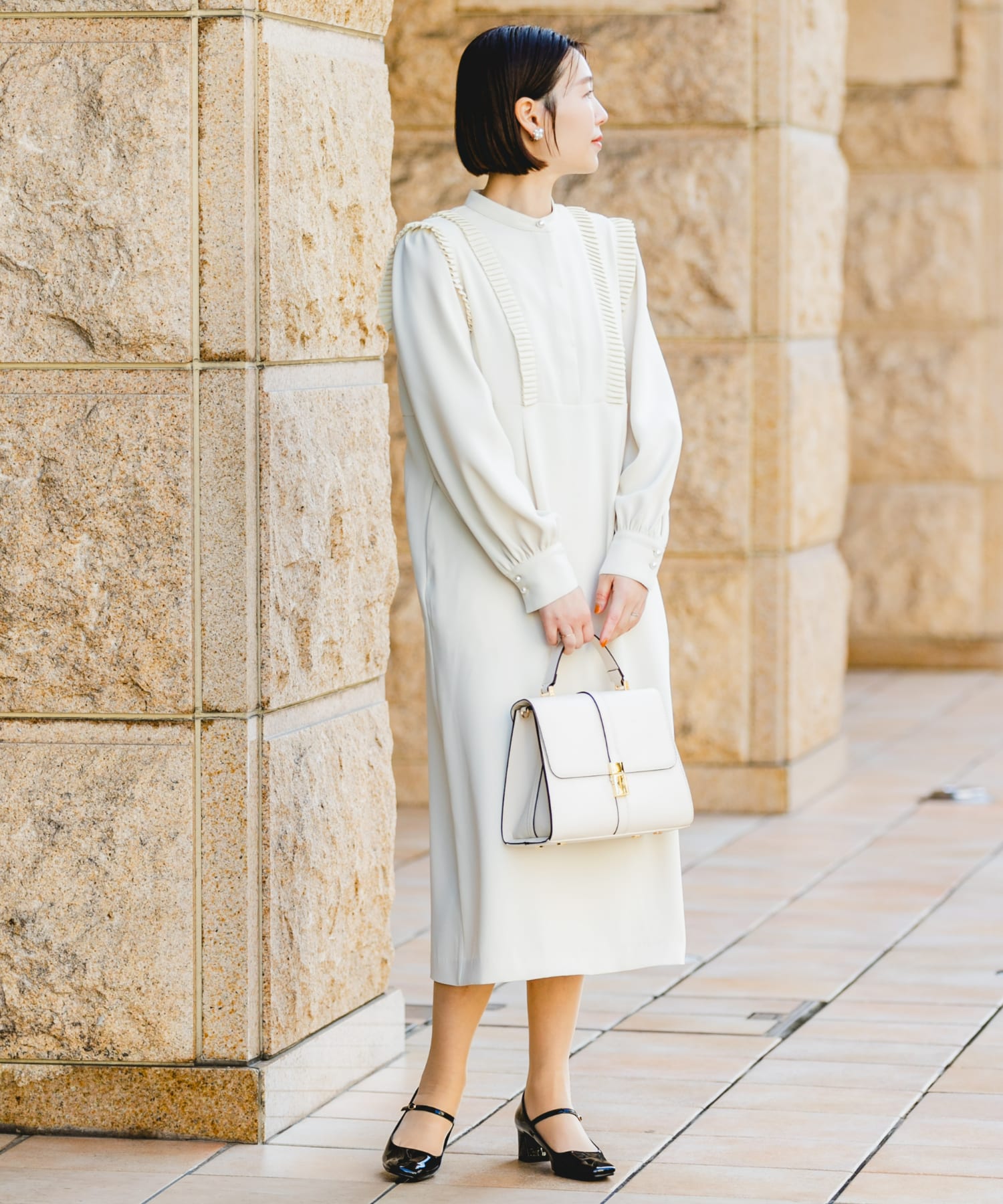 L/BEIGE
