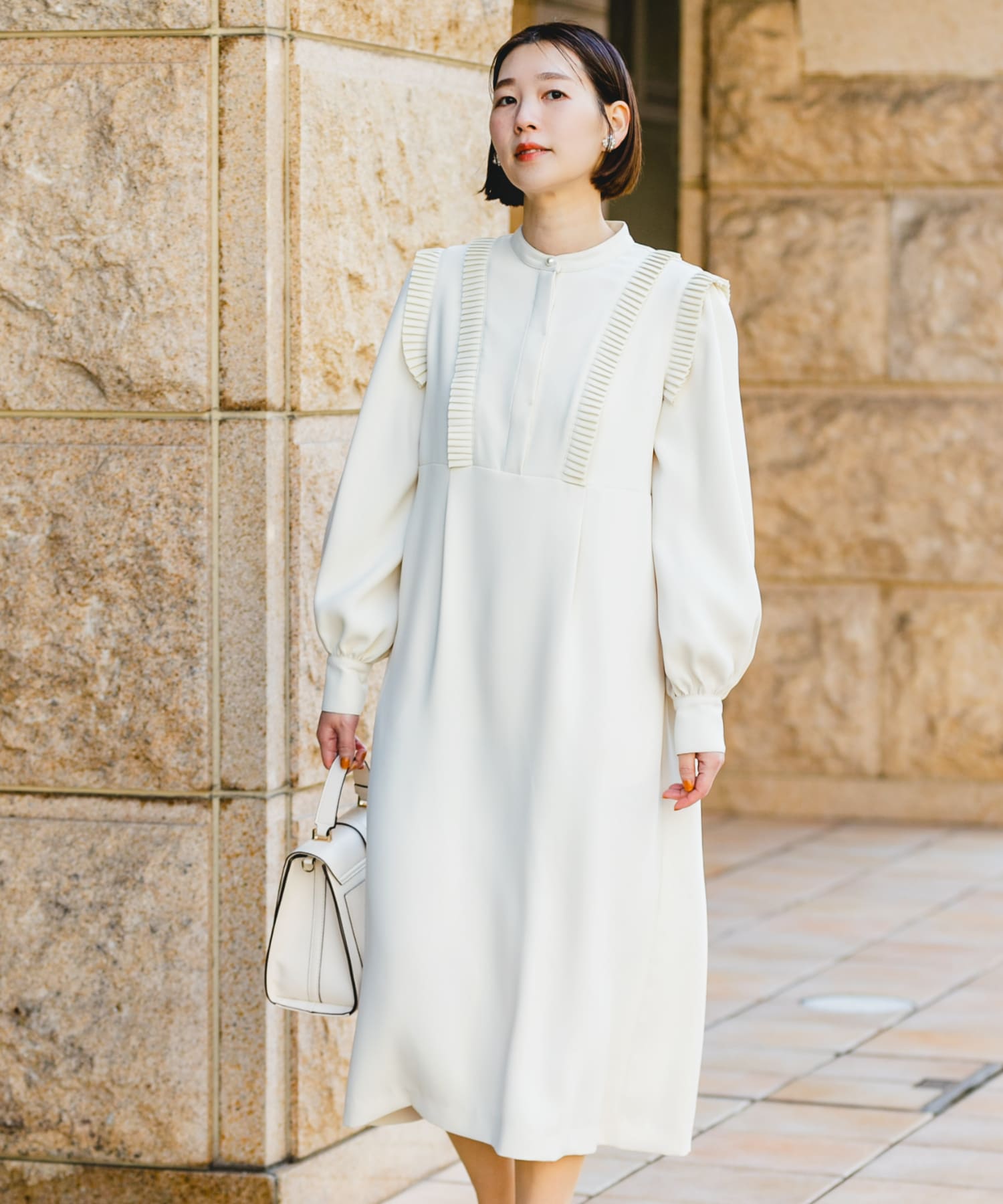 L/BEIGE
