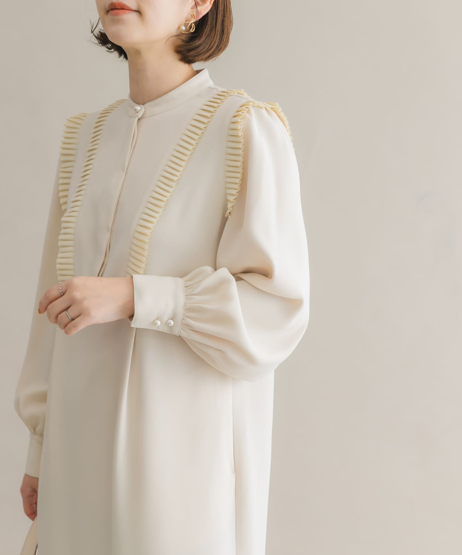 L/BEIGE