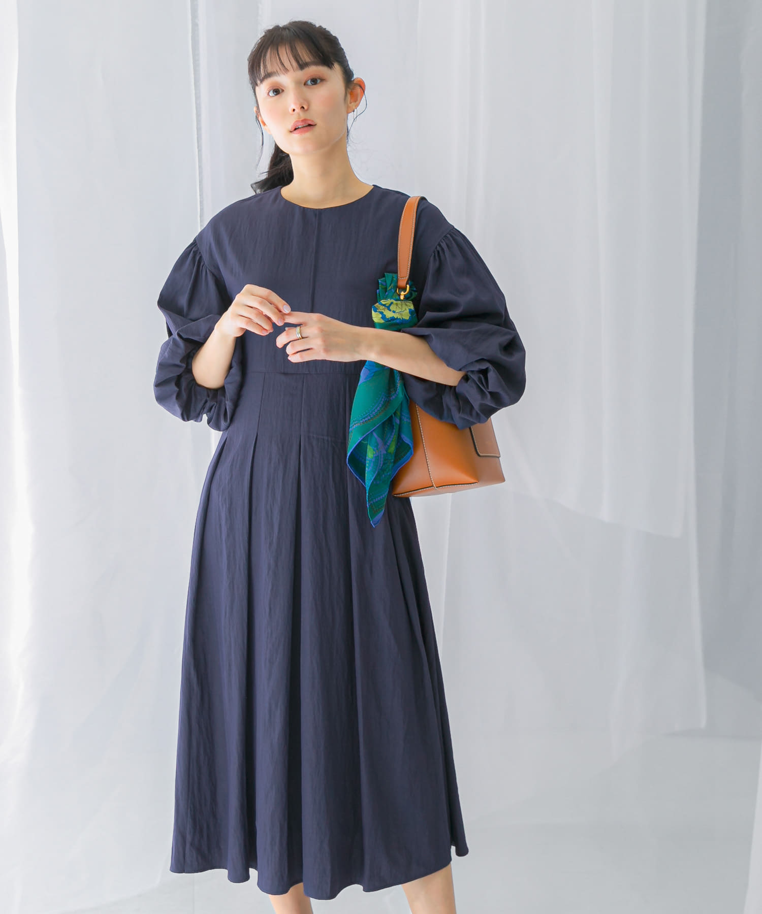 ボリュームスリーブタックワンピース(FREE NAVY): ワンピース｜URBAN