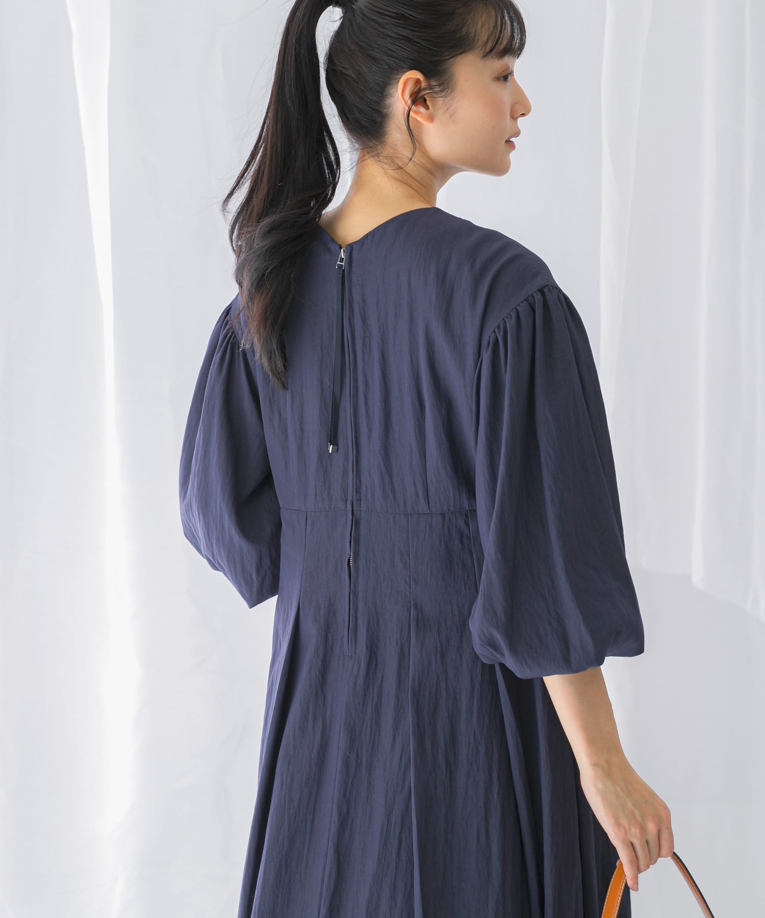 ボリュームスリーブタックワンピース(FREE NAVY): ワンピース｜URBAN