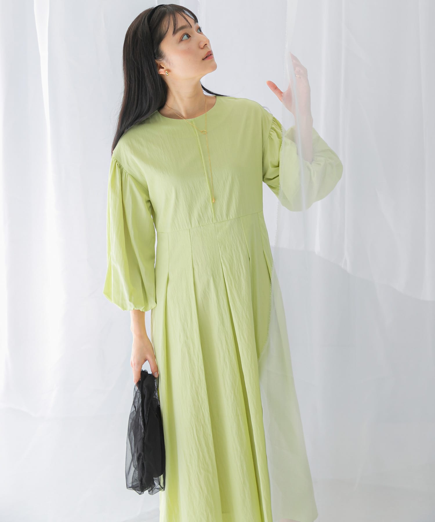 ボリュームスリーブタックワンピース