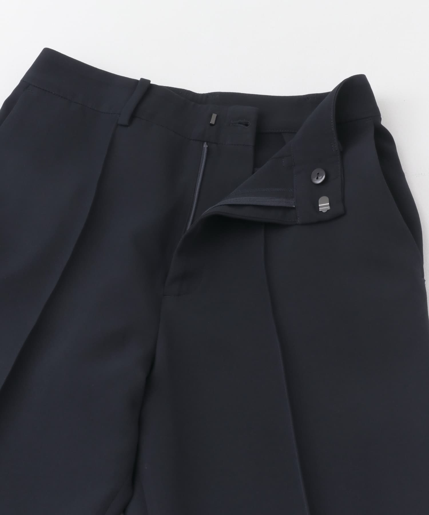 F by ROSSO　ペプラムブラウス+テーパードパンツ NAVY 36