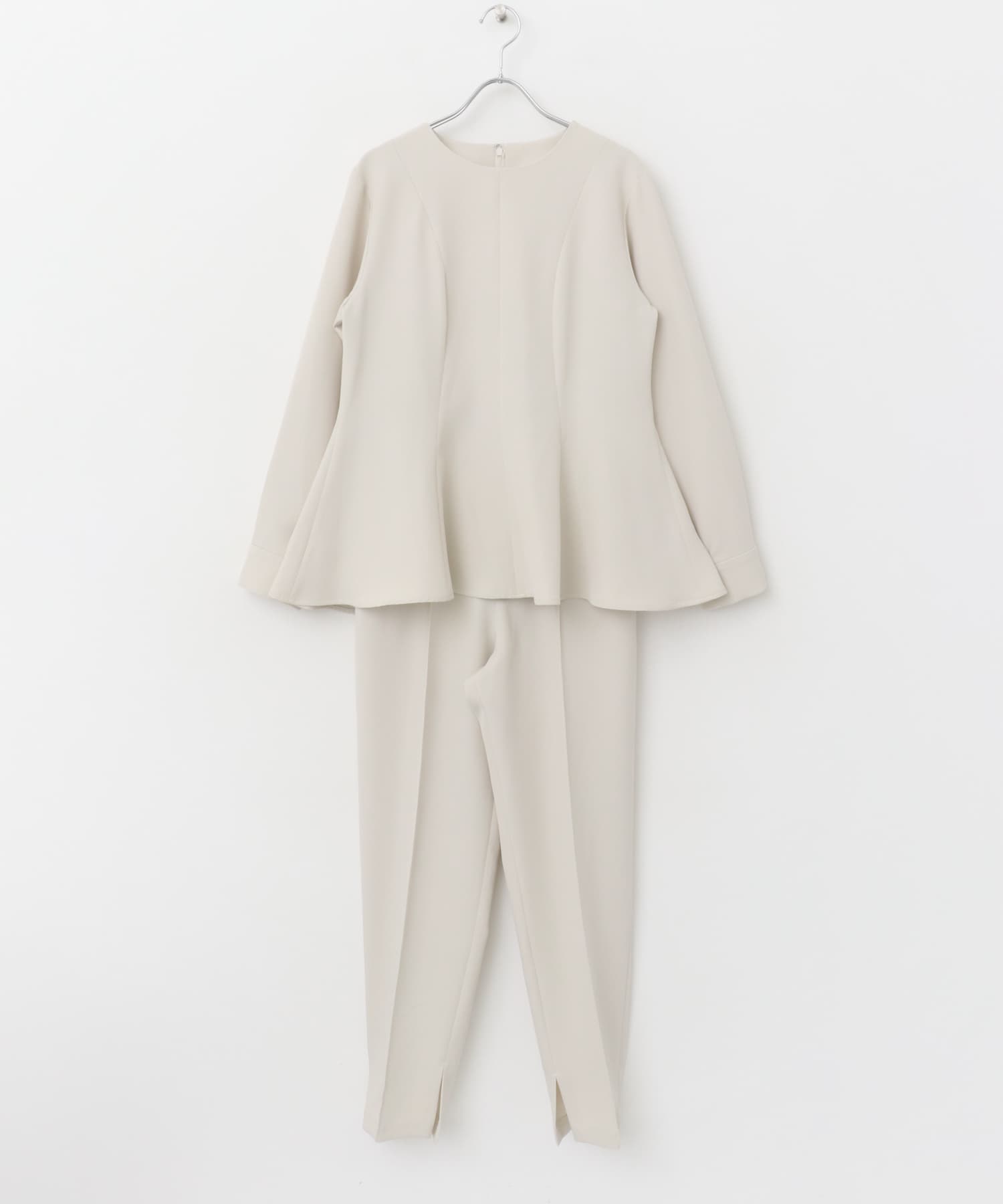 F by ROSSO　ペプラムブラウス+テーパードパンツ