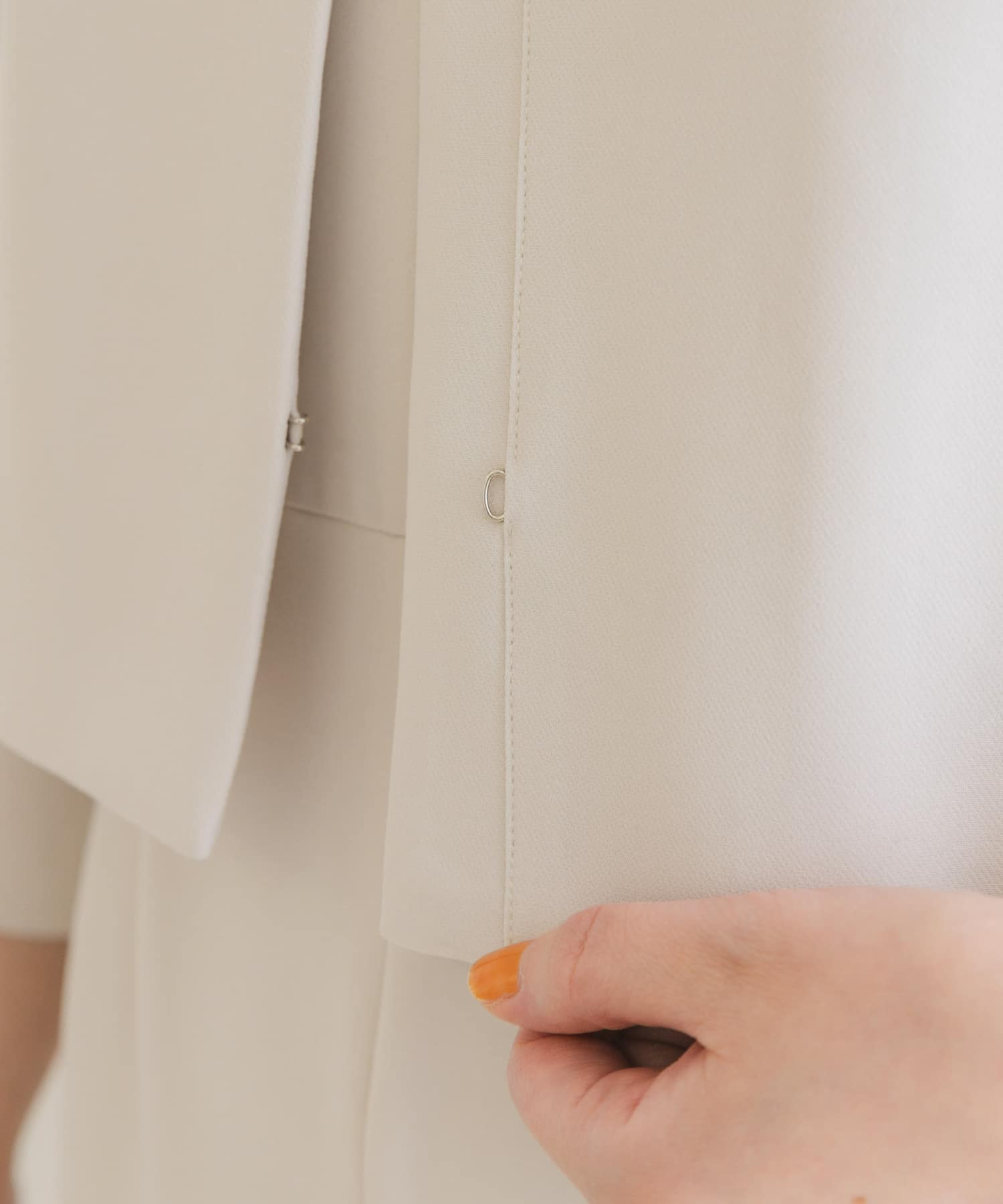 身長：164cm サイズ：38