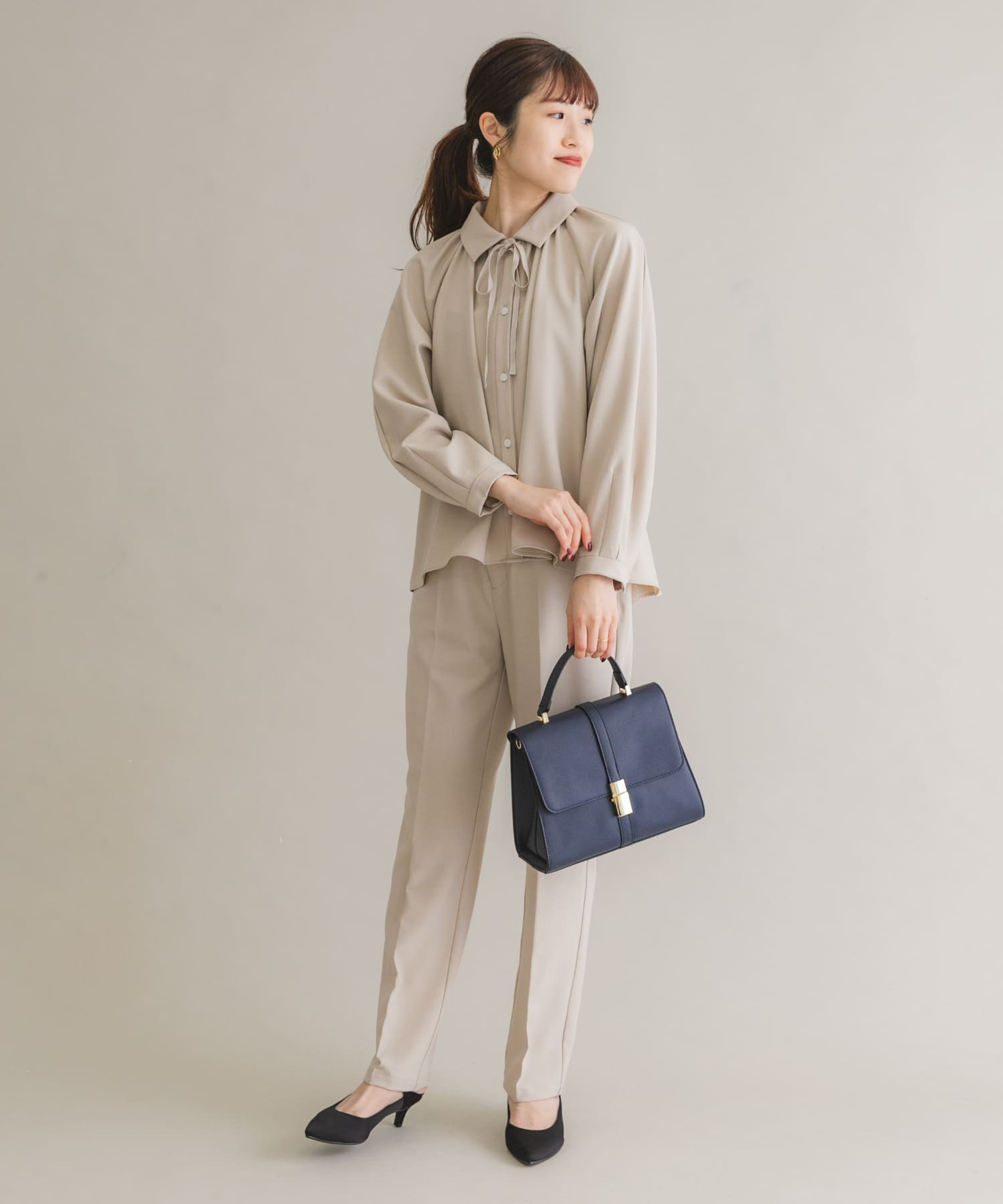 L/BEIGE