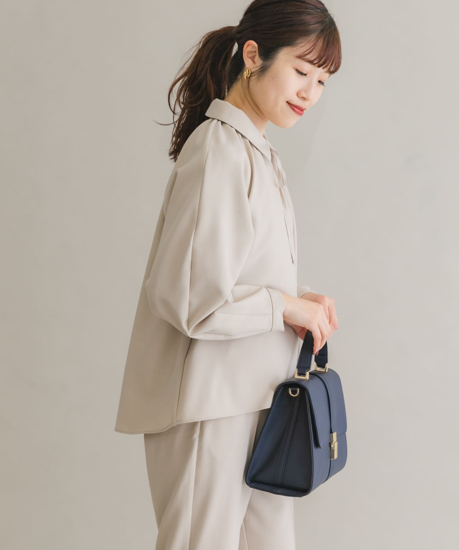 L/BEIGE