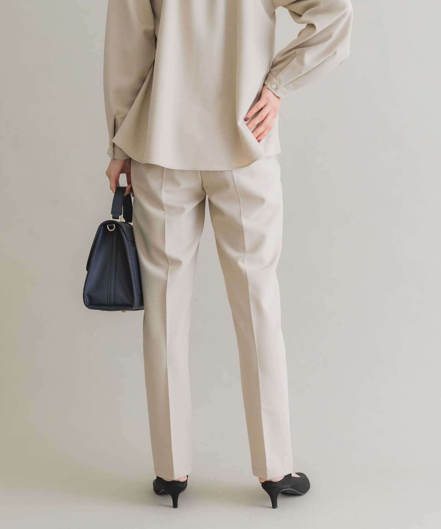 L/BEIGE