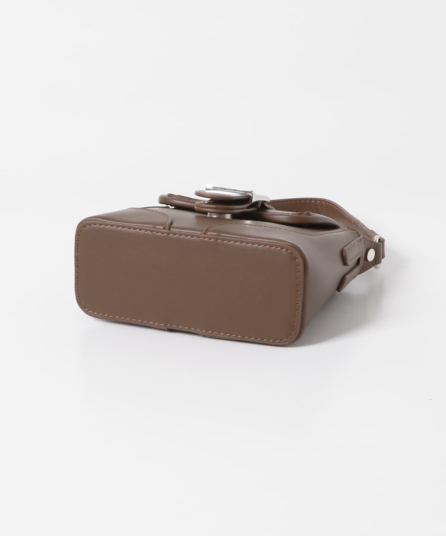 ベルト付フラップショルダーバッグ BROWN -